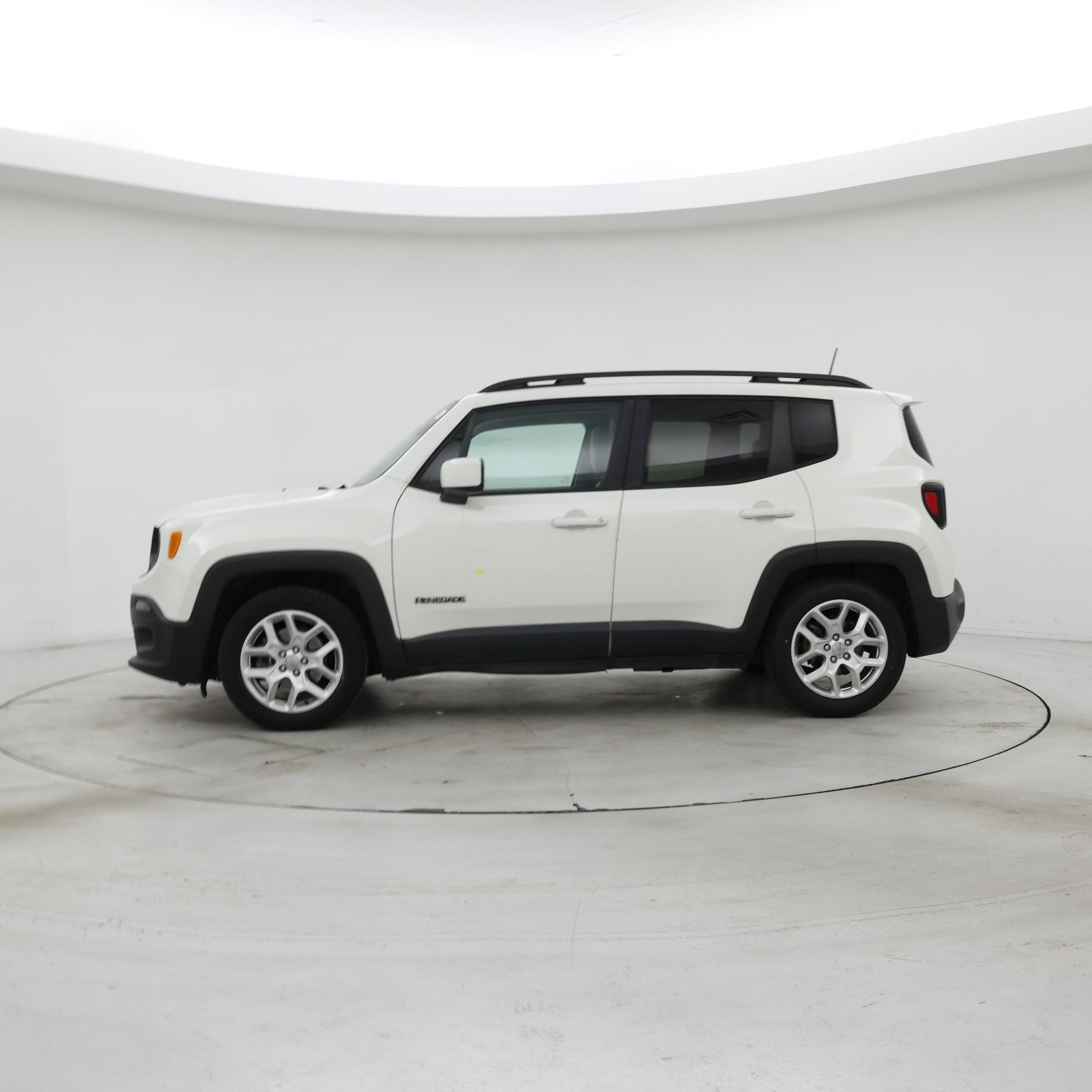 Thumbnail: 2018 Jeep Renegade - 3