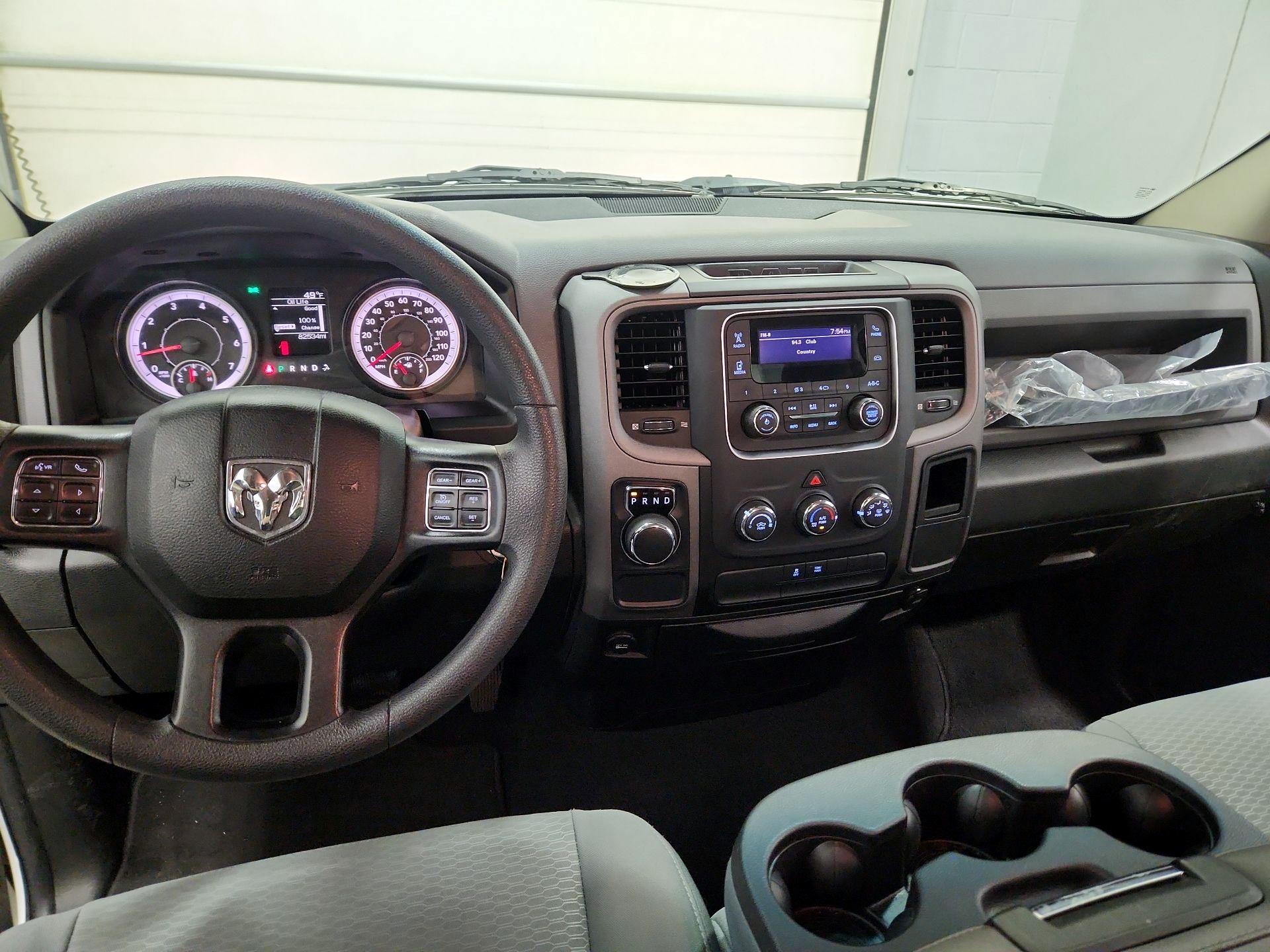 Thumbnail: 2019 RAM 1500 Classic - 9