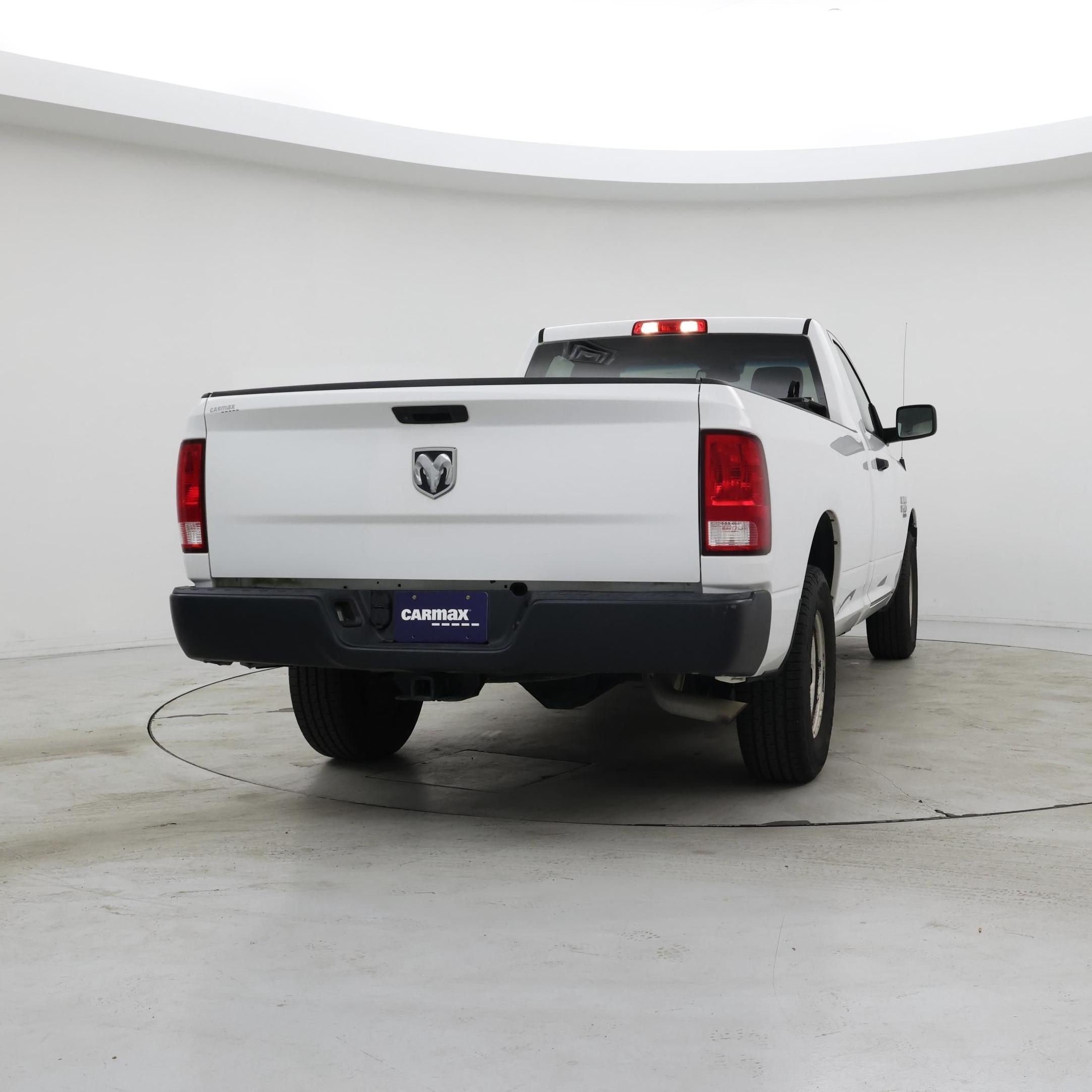 Thumbnail: 2019 RAM 1500 Classic - 2