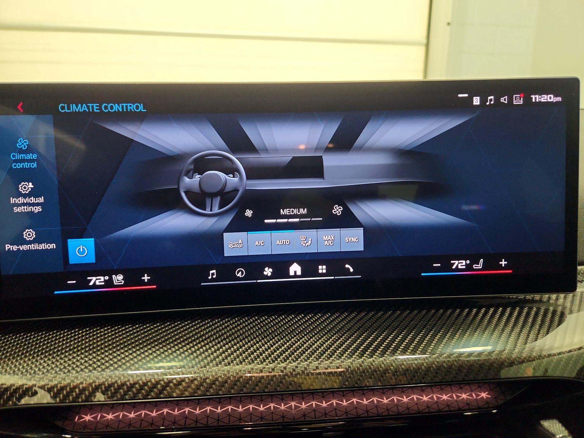 Thumbnail: 2025 BMW M2 - 17