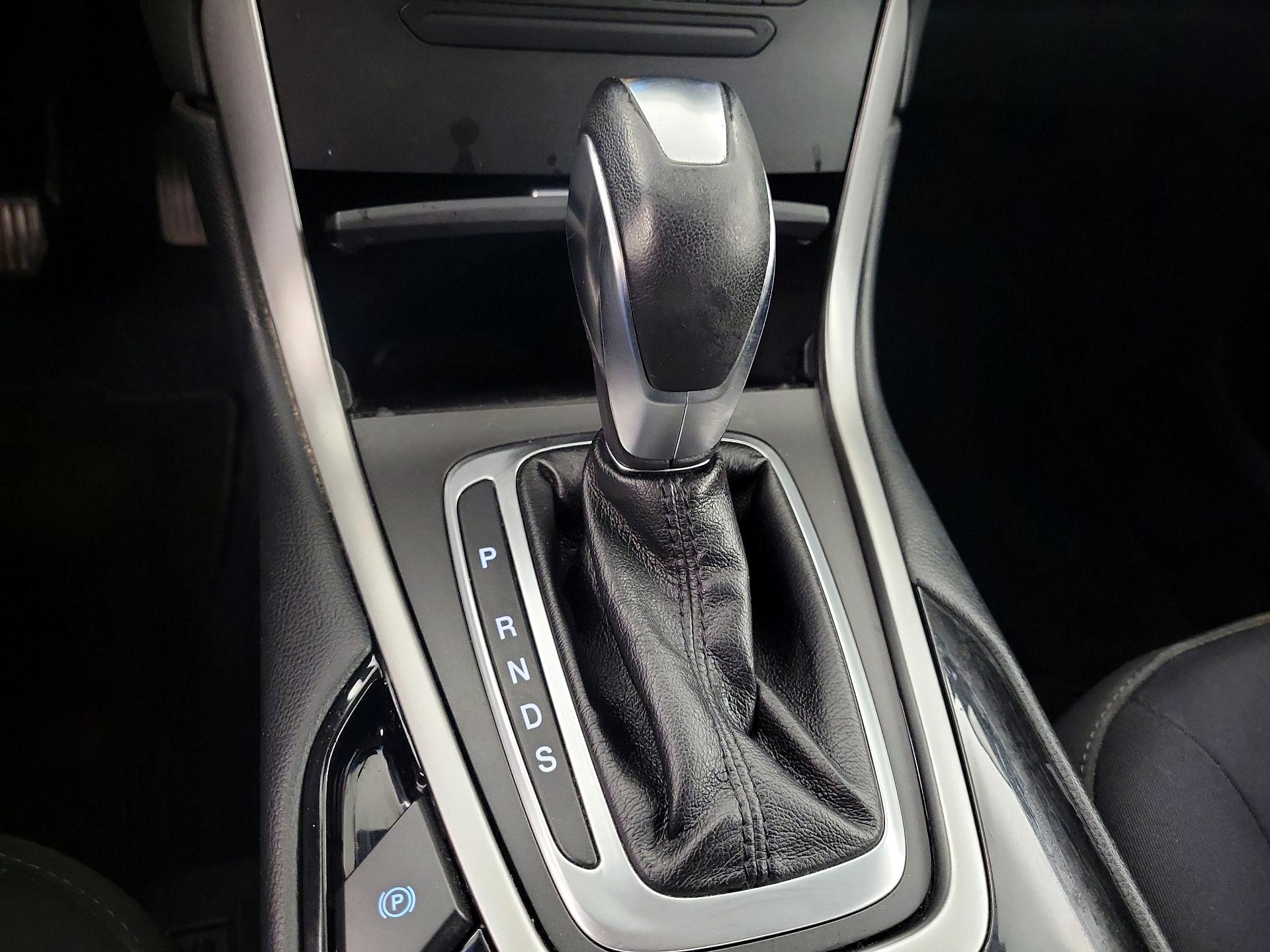 Thumbnail: 2016 Ford Edge - 14