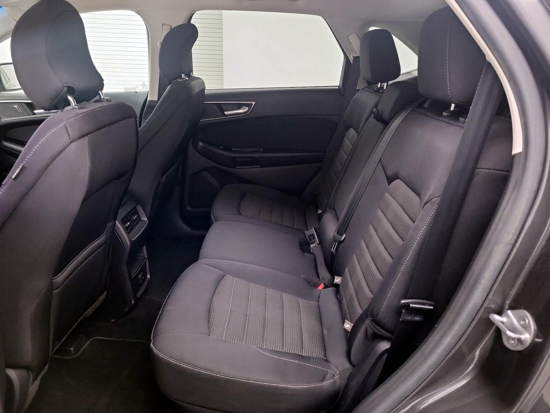 Thumbnail: 2016 Ford Edge - 16