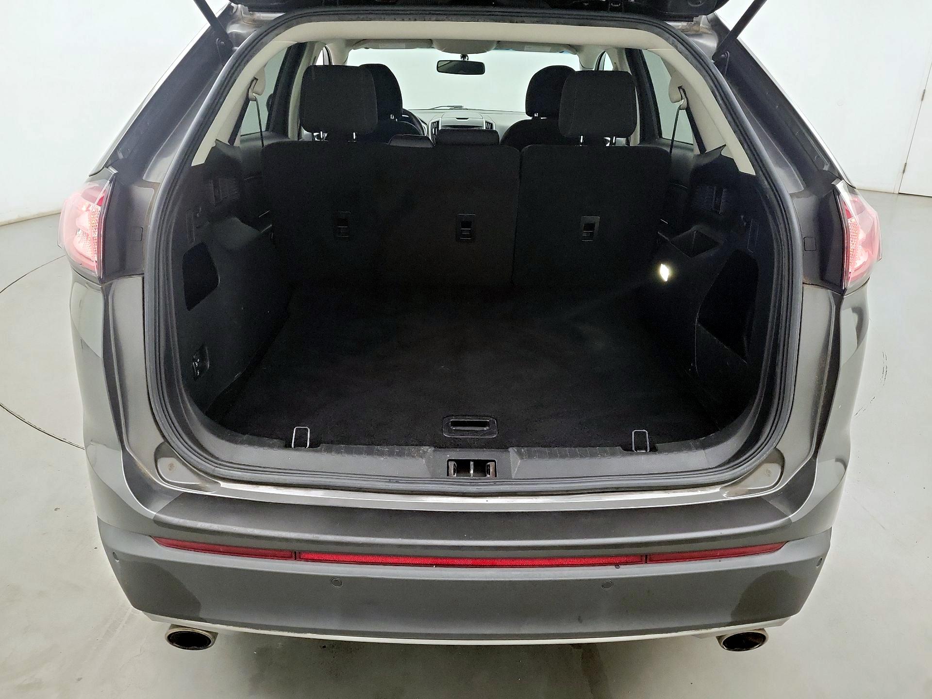 Thumbnail: 2016 Ford Edge - 17