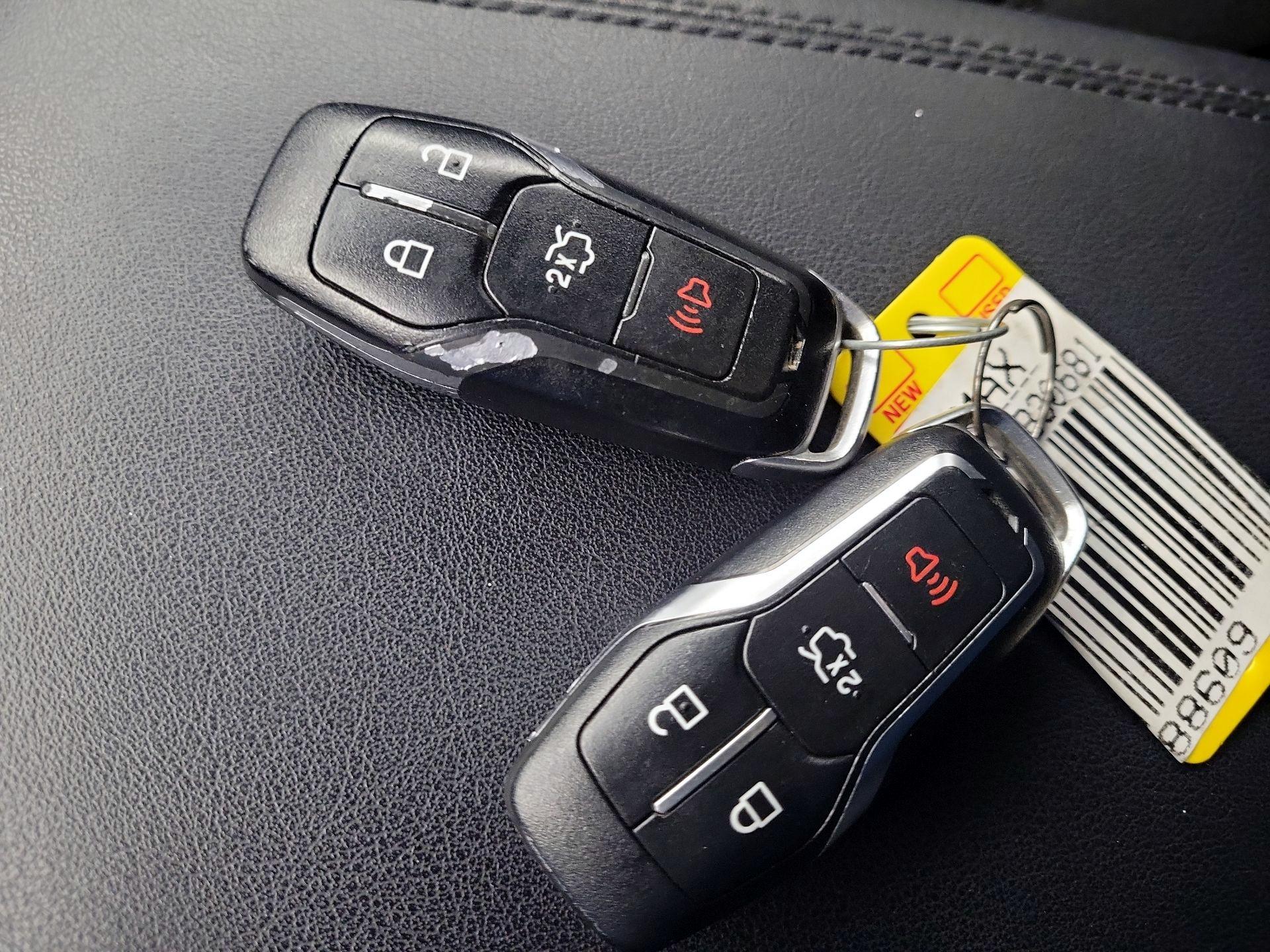 Thumbnail: 2016 Ford Edge - 19