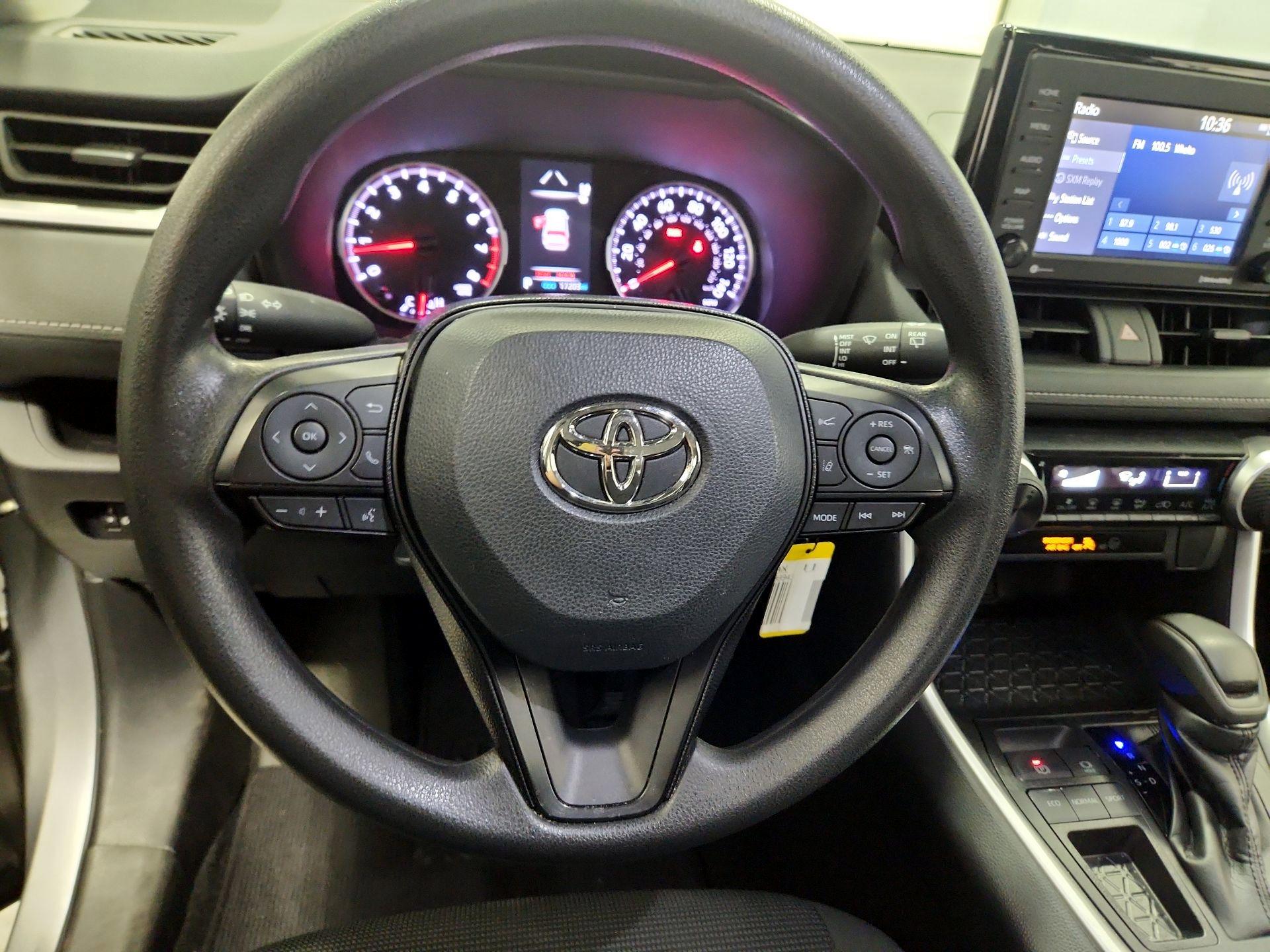 Thumbnail: 2021 Toyota RAV4 - 10