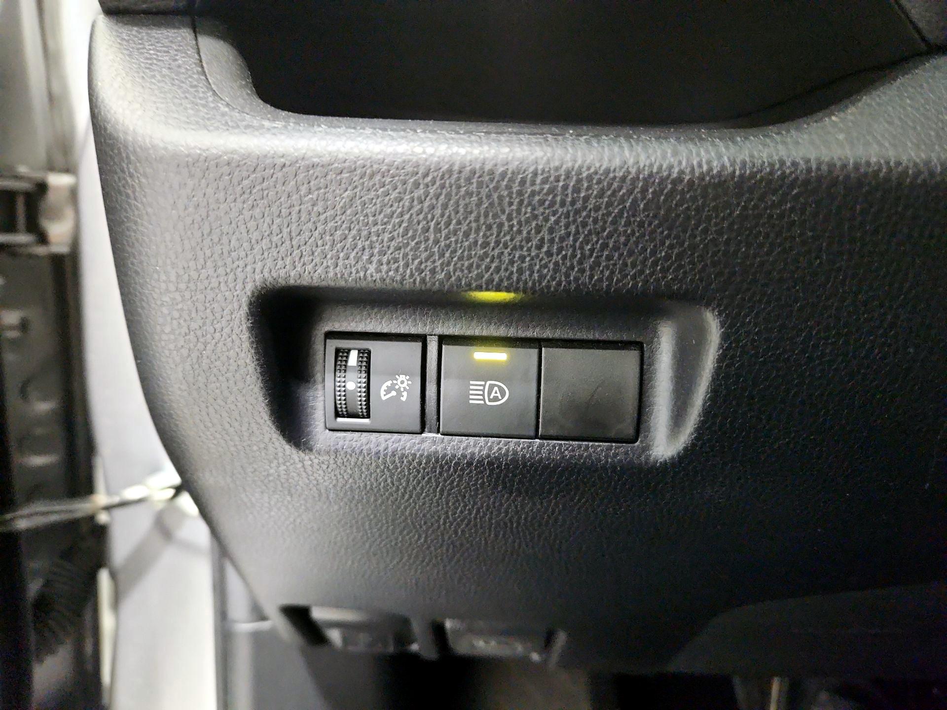 Thumbnail: 2021 Toyota RAV4 - 13