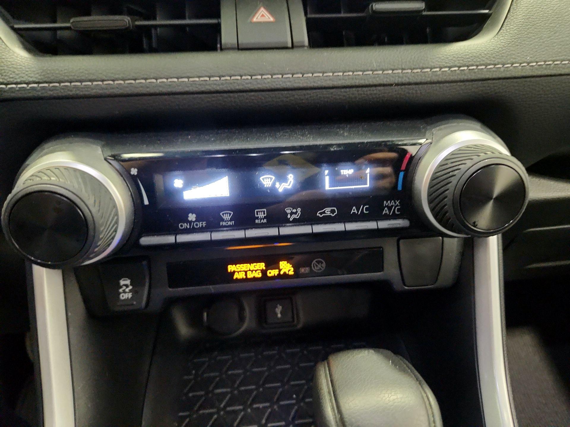 Thumbnail: 2021 Toyota RAV4 - 17