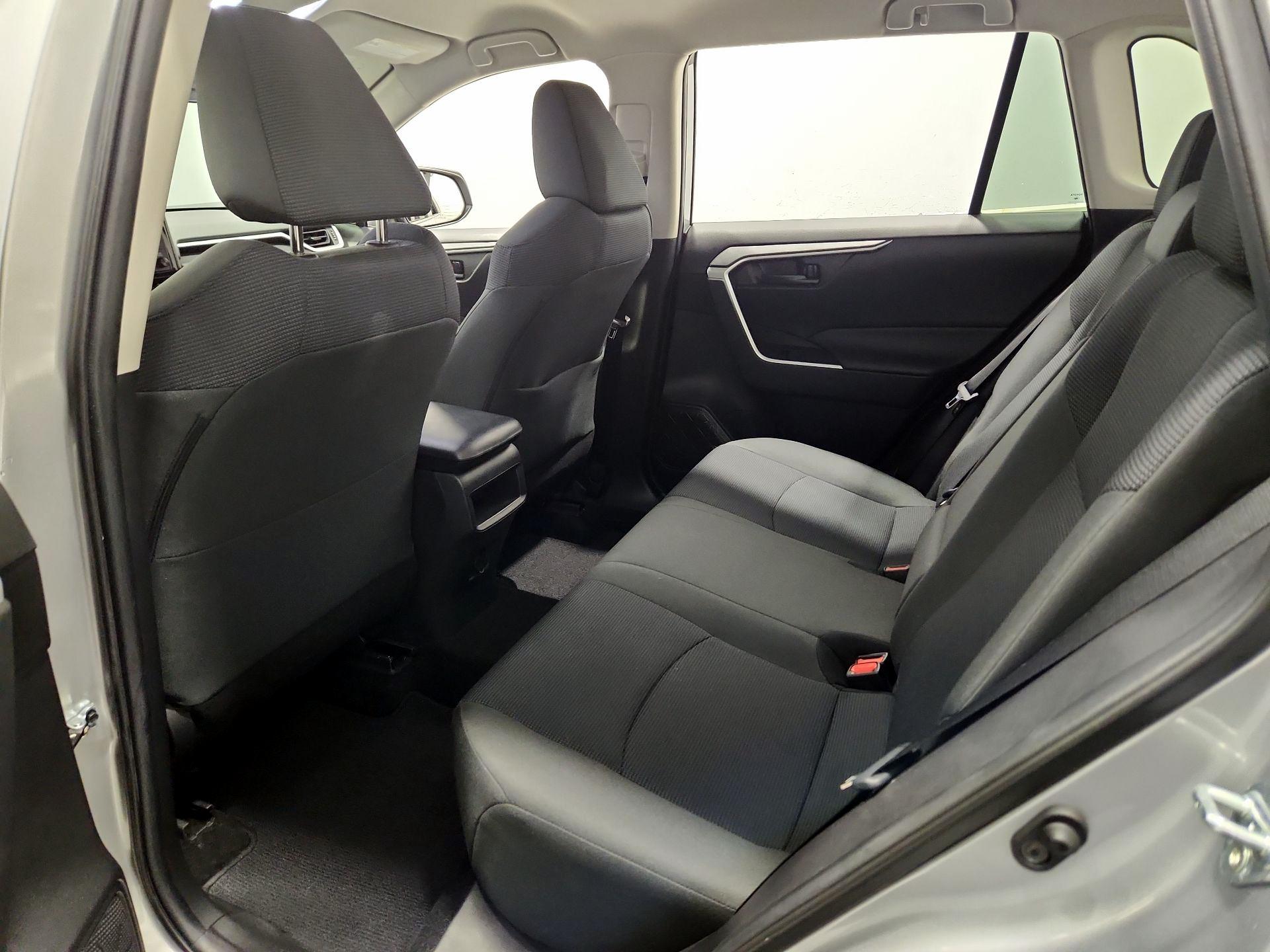 Thumbnail: 2021 Toyota RAV4 - 20