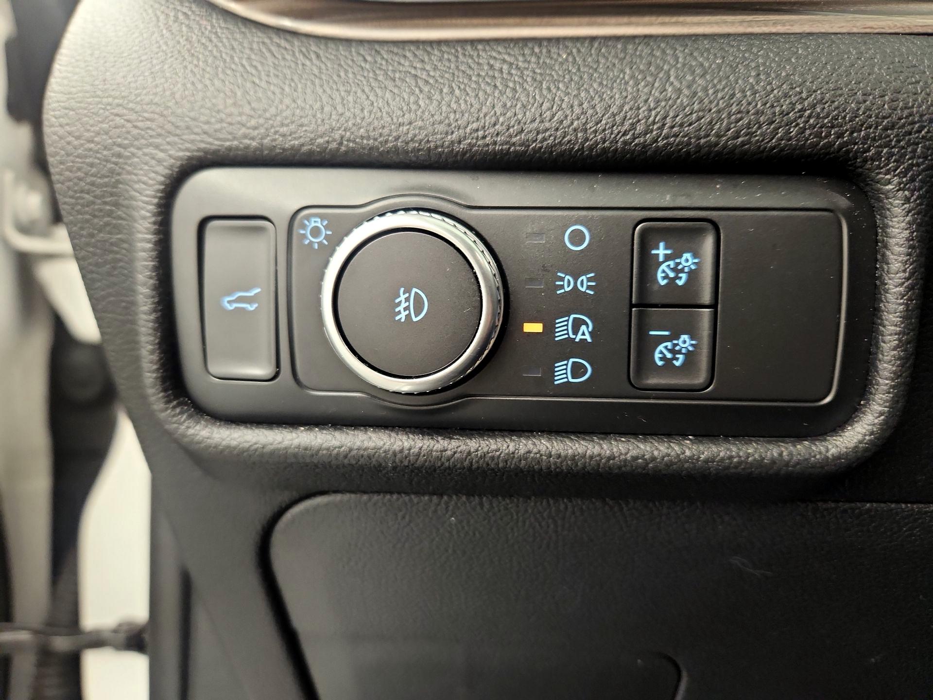 Thumbnail: 2020 Ford Explorer - 11