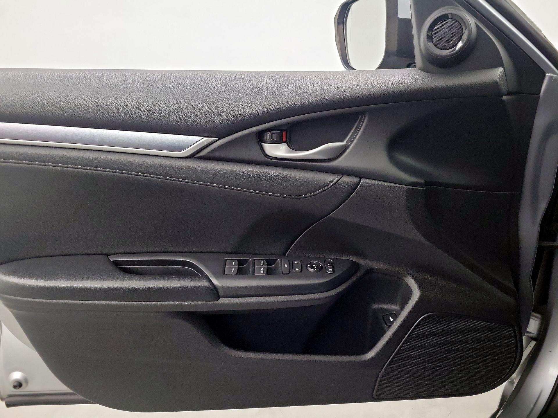 Thumbnail: 2016 Honda Civic - 10