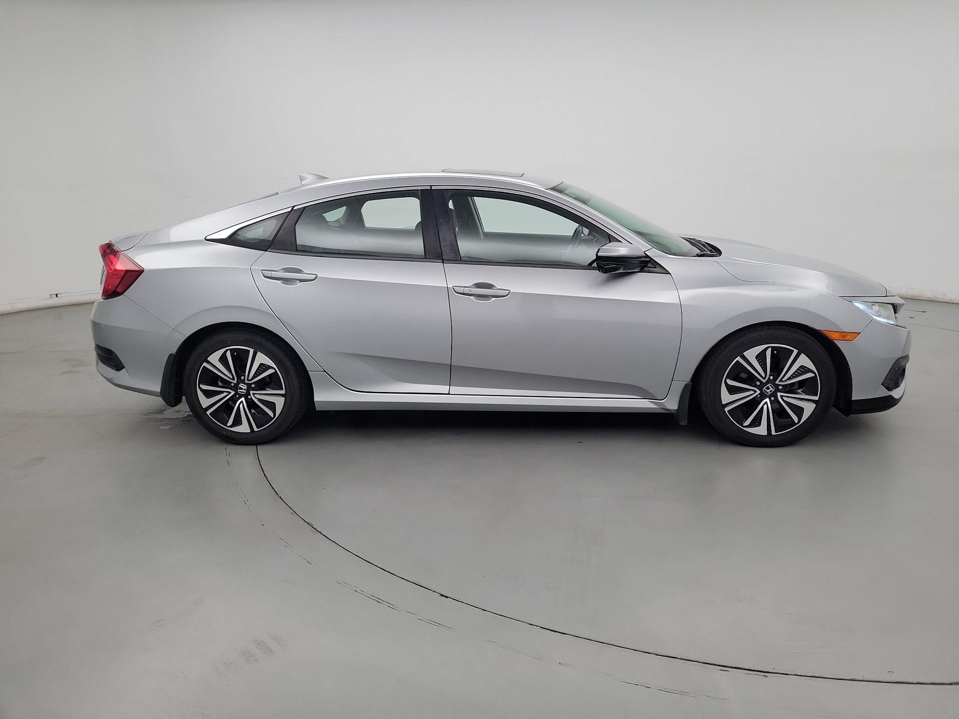 Thumbnail: 2016 Honda Civic - 4