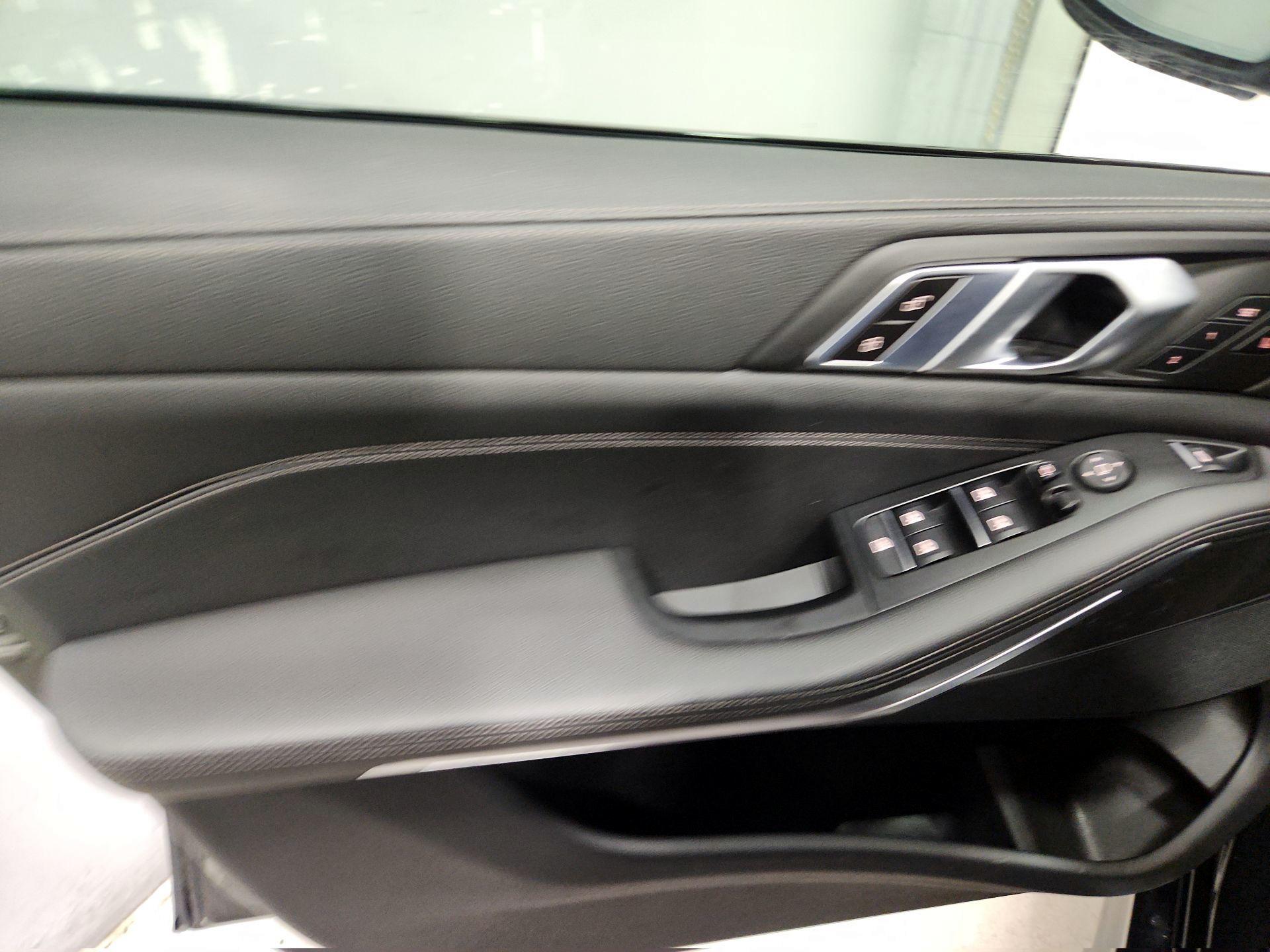 Thumbnail: 2022 BMW X5 - 12