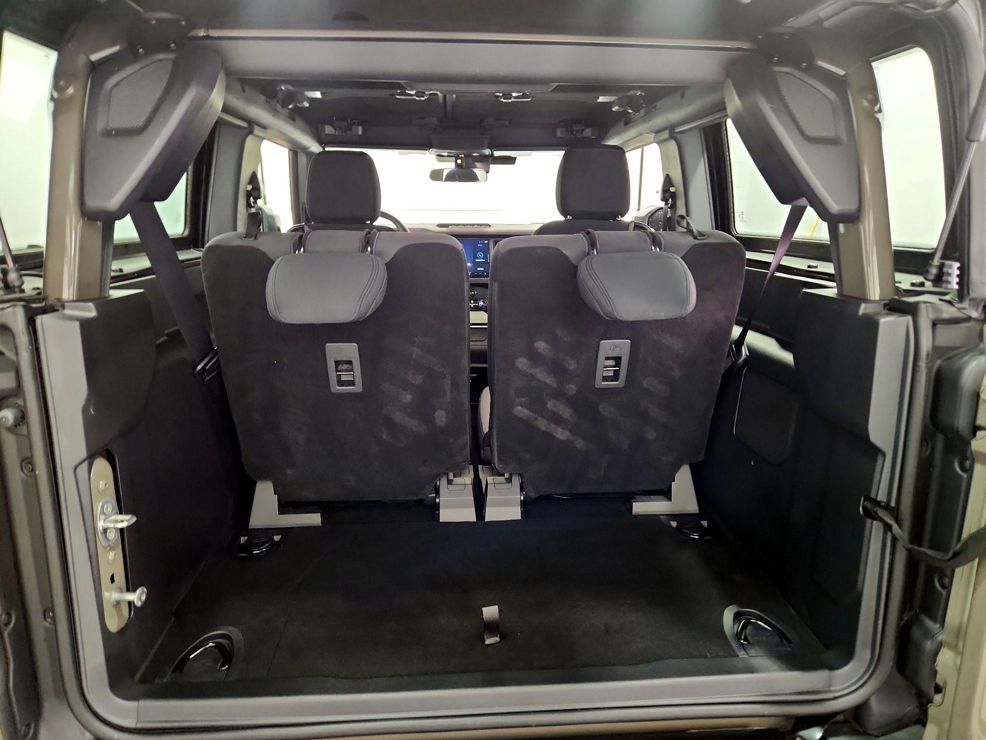 Thumbnail: 2025 Ford Bronco - 20