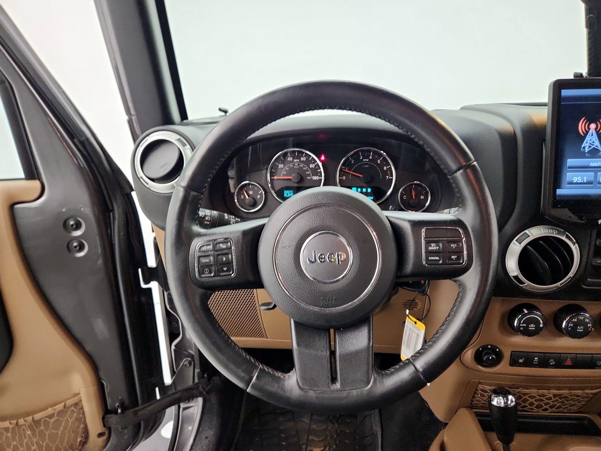 Thumbnail: 2016 Jeep Wrangler - 10