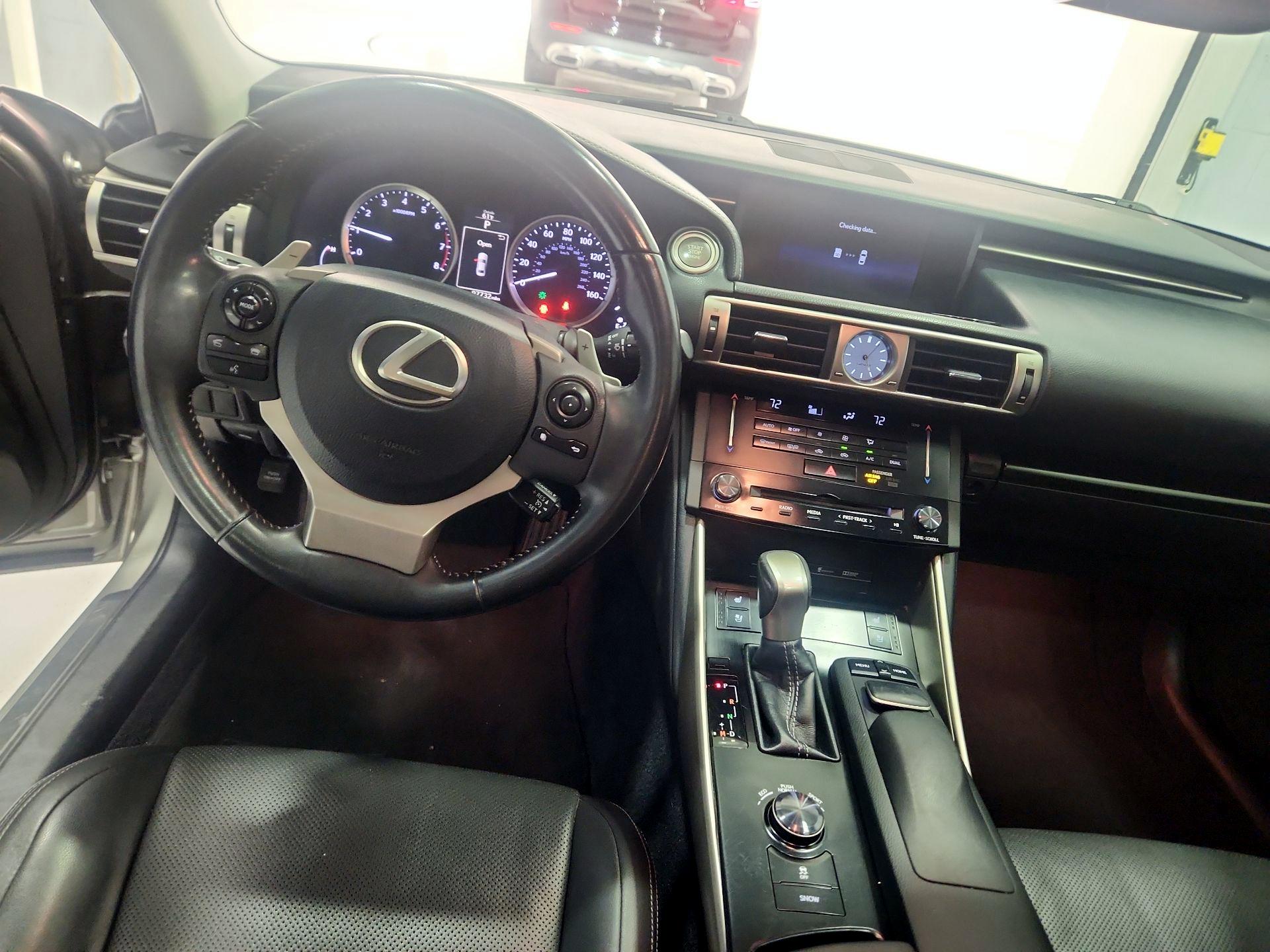 Thumbnail: 2014 Lexus IS - 9