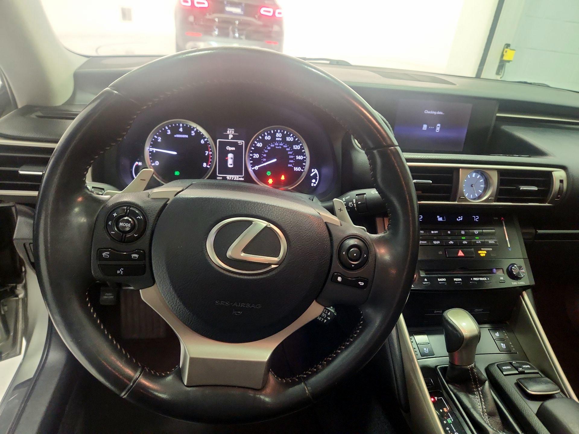 Thumbnail: 2014 Lexus IS - 10