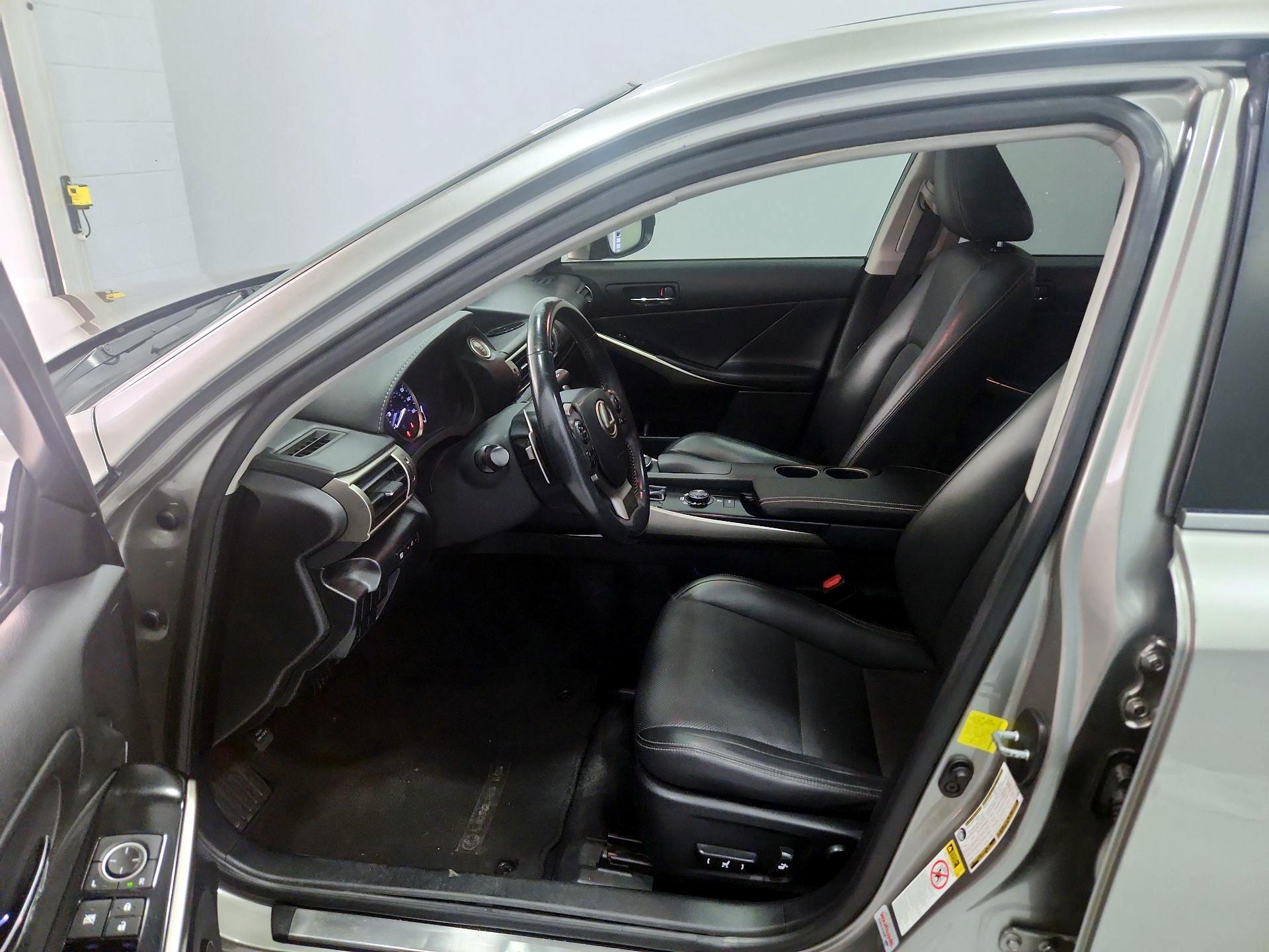 Thumbnail: 2014 Lexus IS - 11