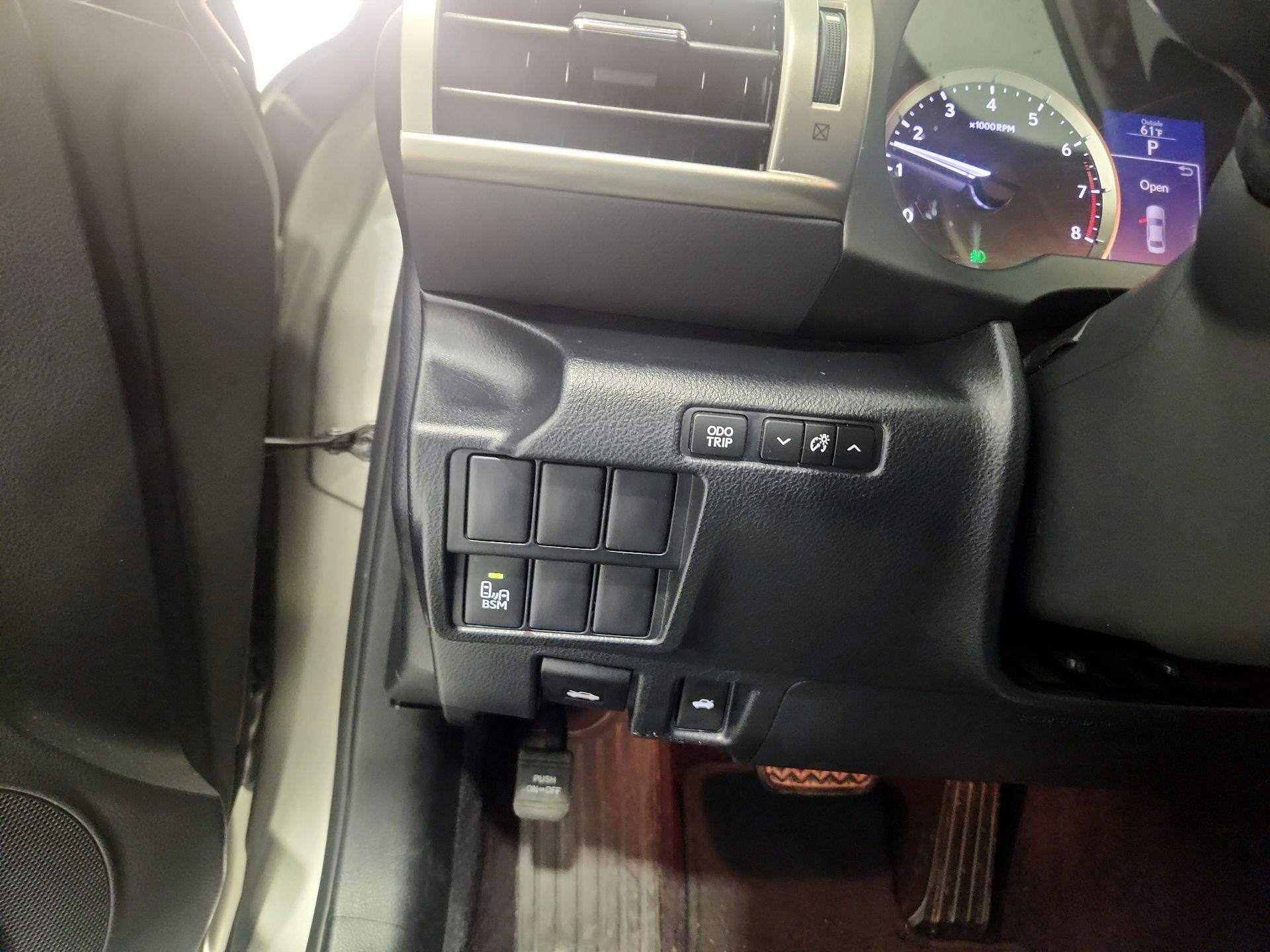 Thumbnail: 2014 Lexus IS - 13