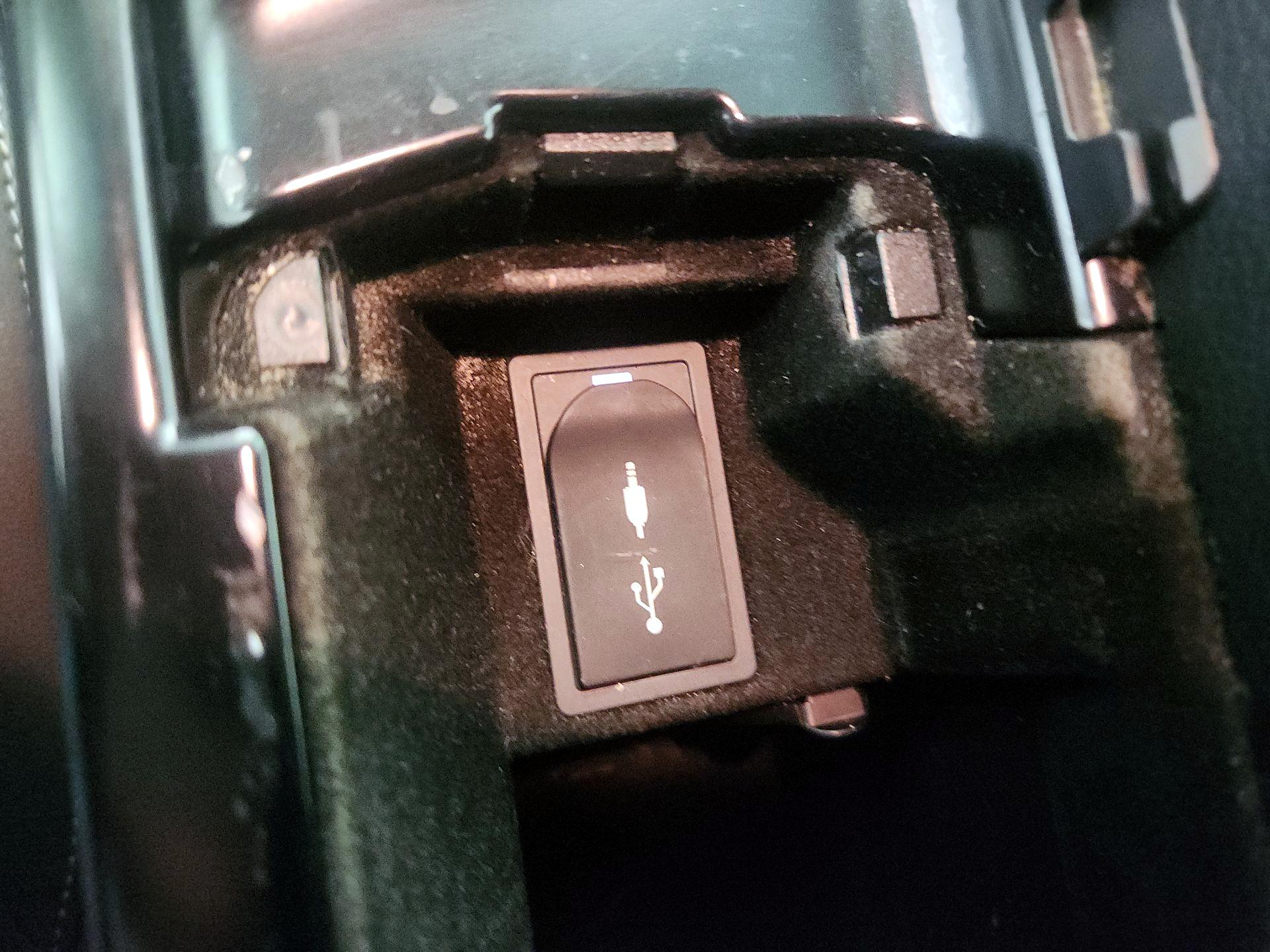 Thumbnail: 2014 Lexus IS - 18