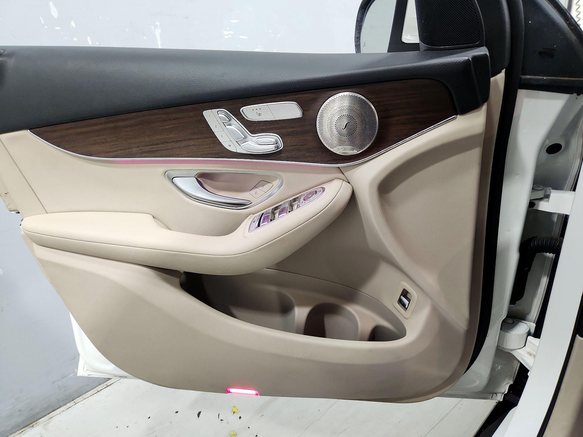 Thumbnail: 2021 Mercedes-Benz GLC - 12