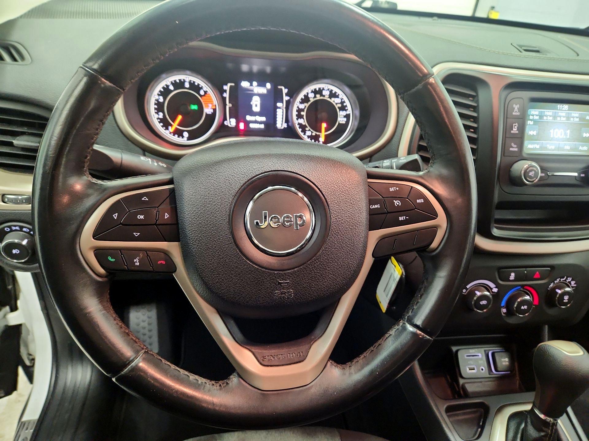 Thumbnail: 2018 Jeep Cherokee - 10