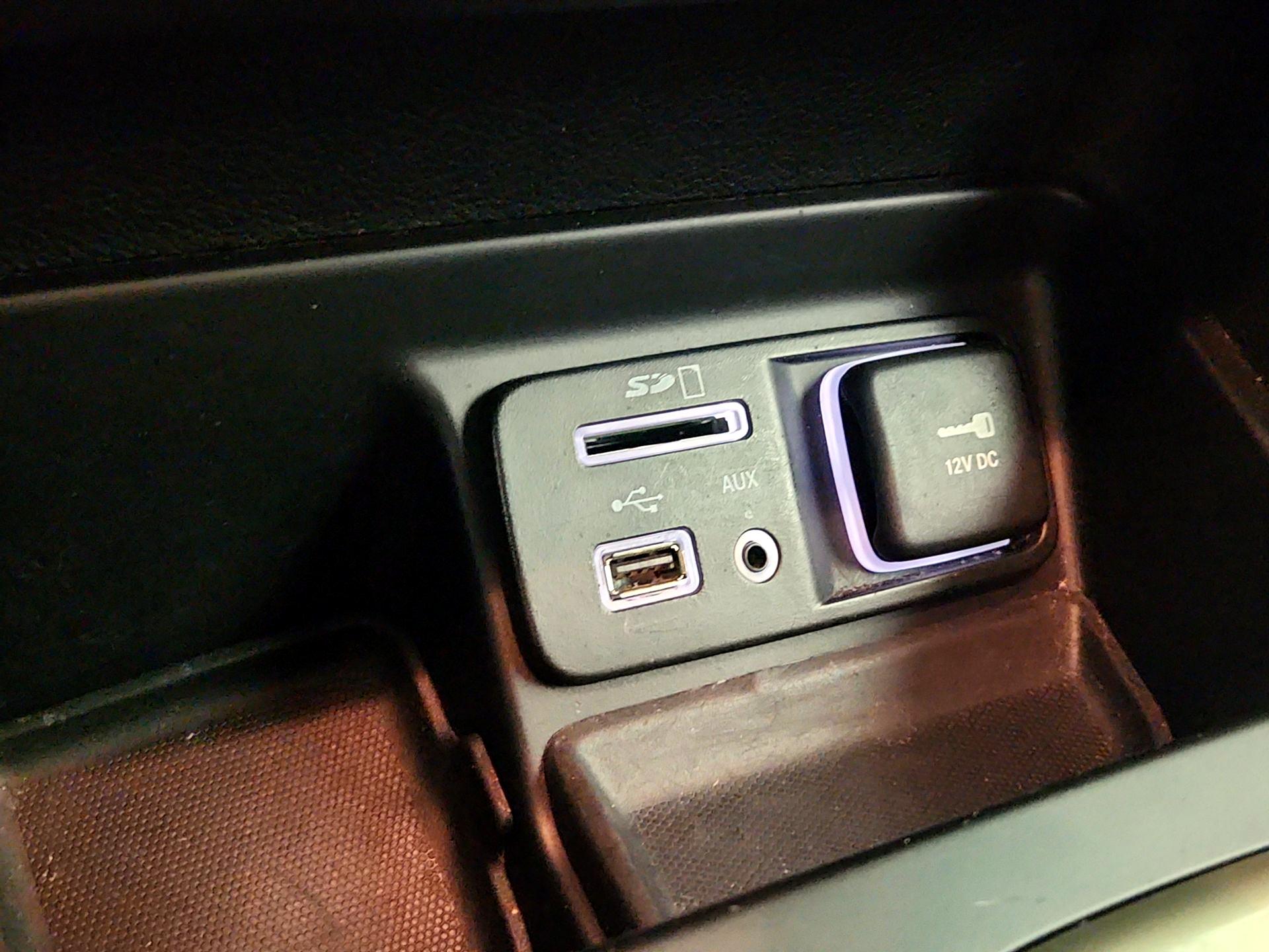 Thumbnail: 2018 Jeep Cherokee - 18