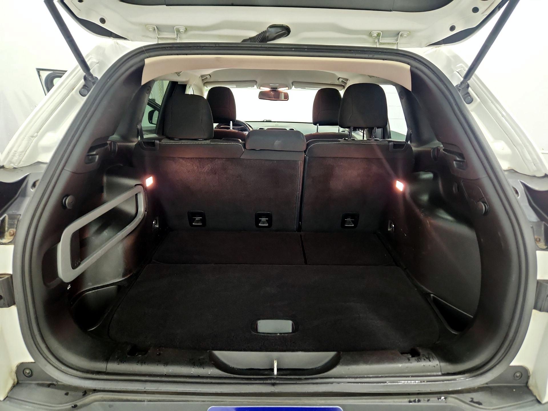 Thumbnail: 2018 Jeep Cherokee - 20