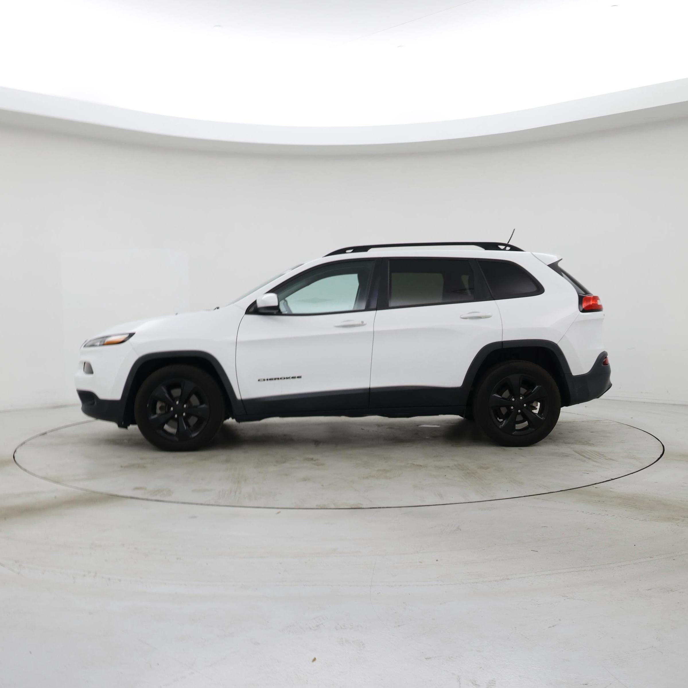 Thumbnail: 2018 Jeep Cherokee - 3