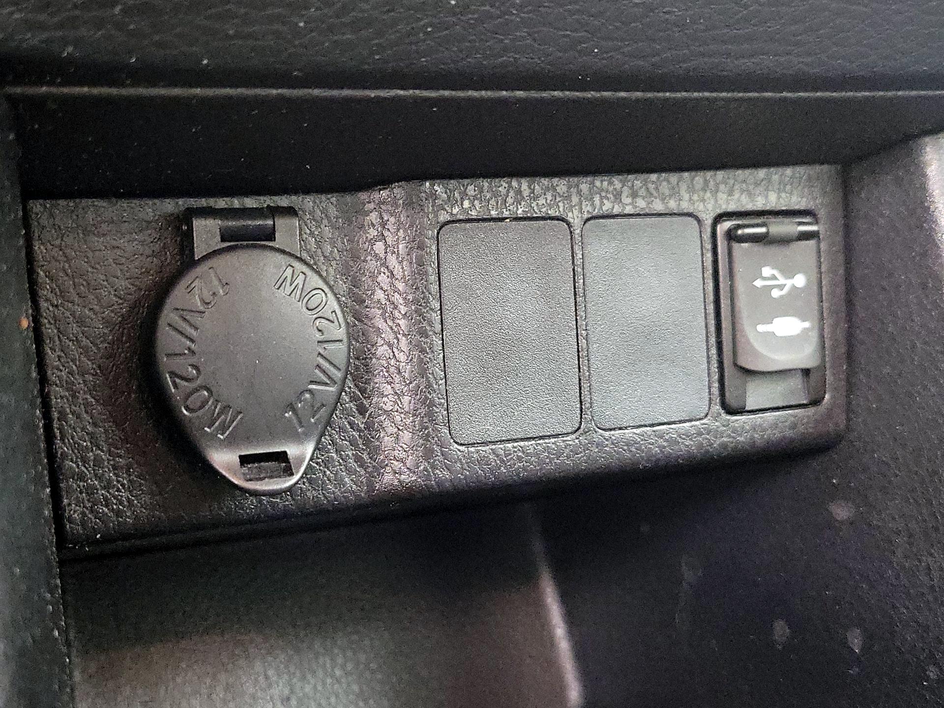 Thumbnail: 2016 Toyota Corolla - 18