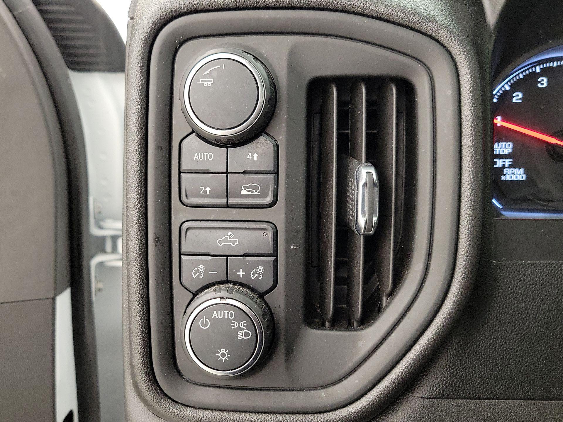 Thumbnail: 2021 Chevrolet Silverado 1500 - 13