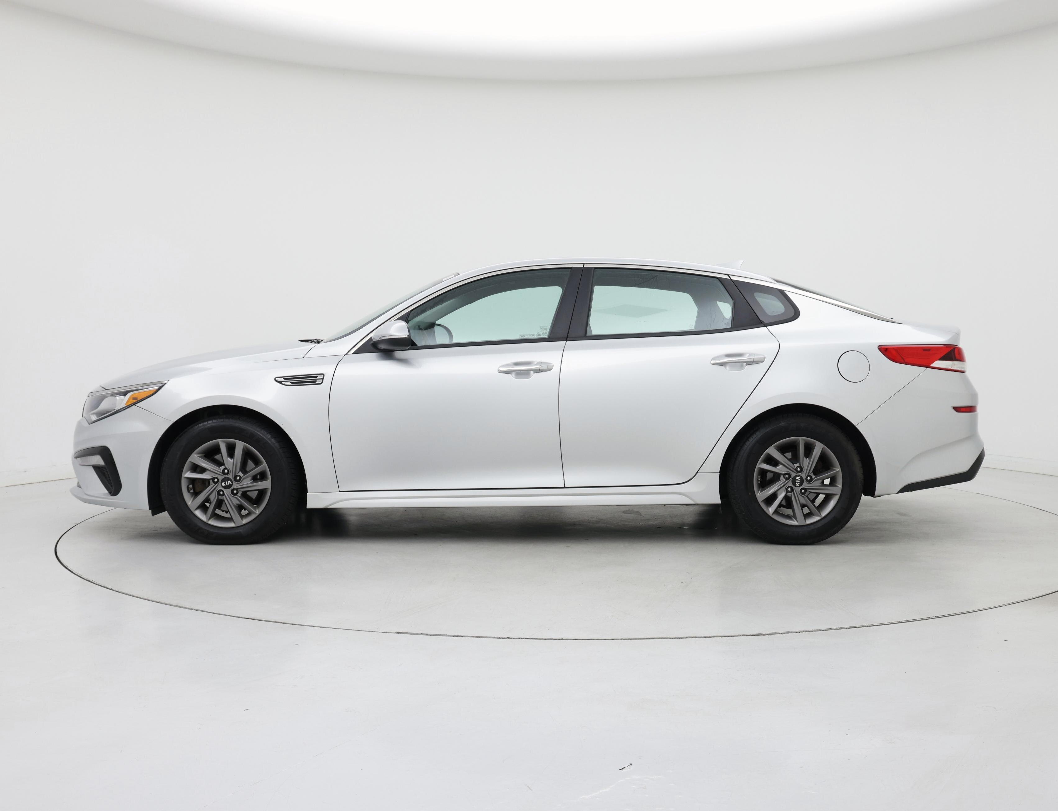 Thumbnail: 2020 Kia Optima - 3