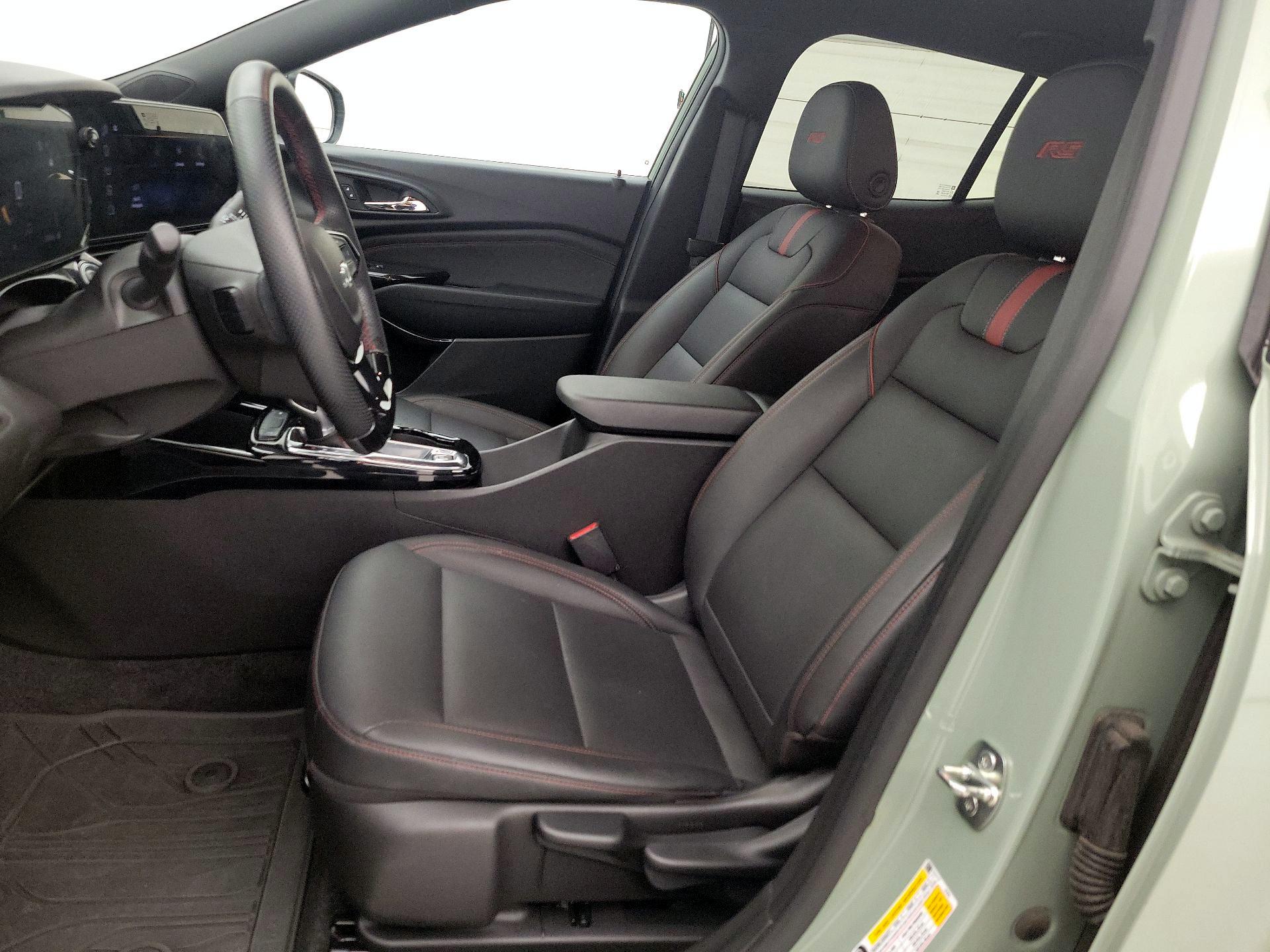 Thumbnail: 2024 Chevrolet Trax - 11