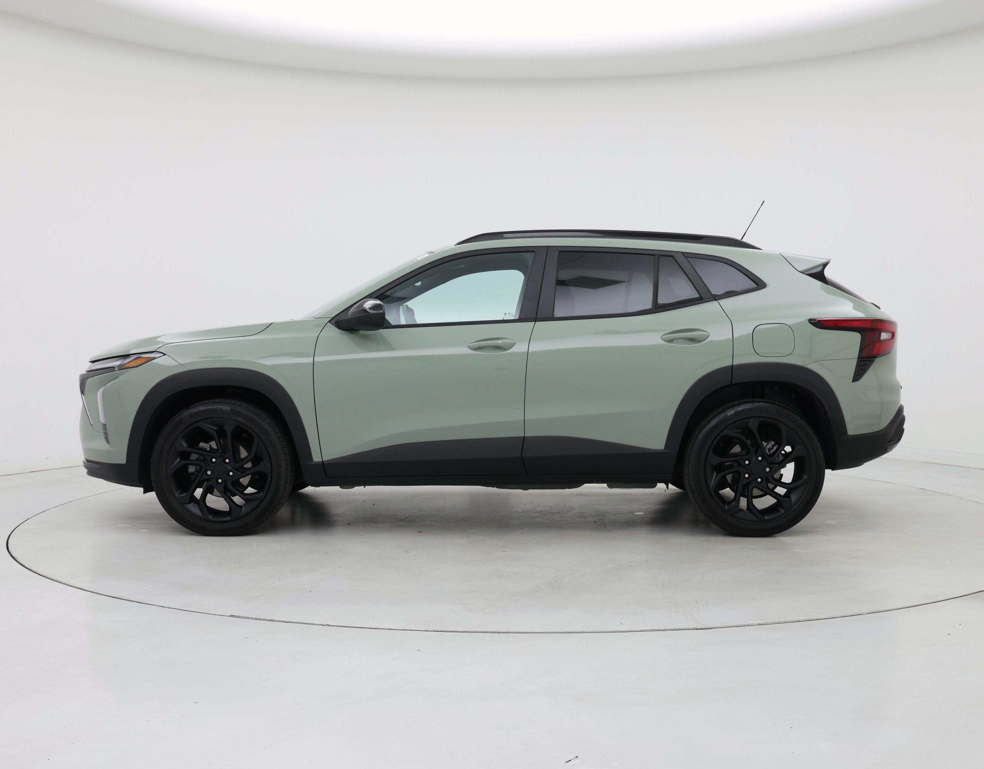Thumbnail: 2024 Chevrolet Trax - 3