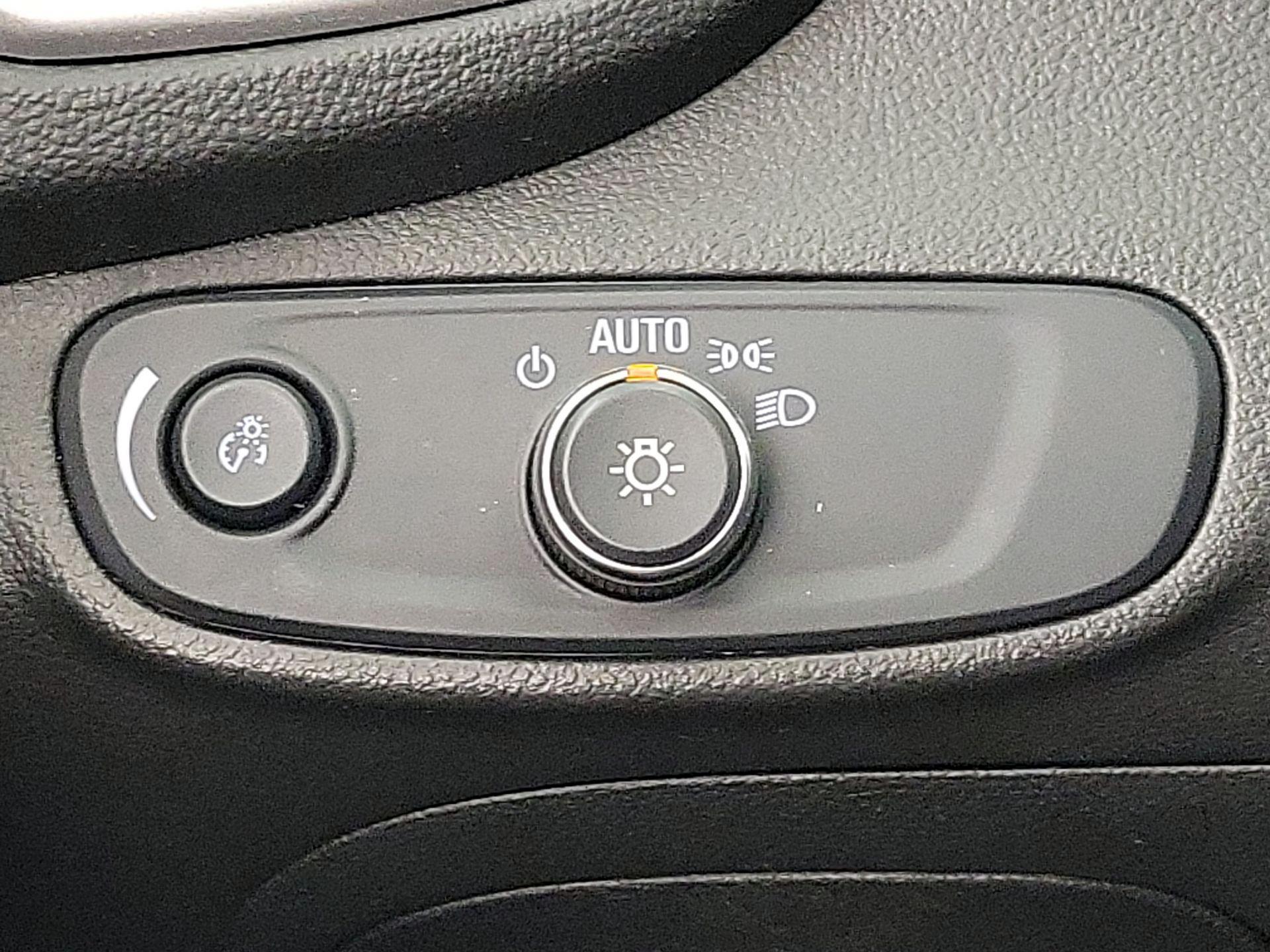 Thumbnail: 2017 Chevrolet Trax - 13