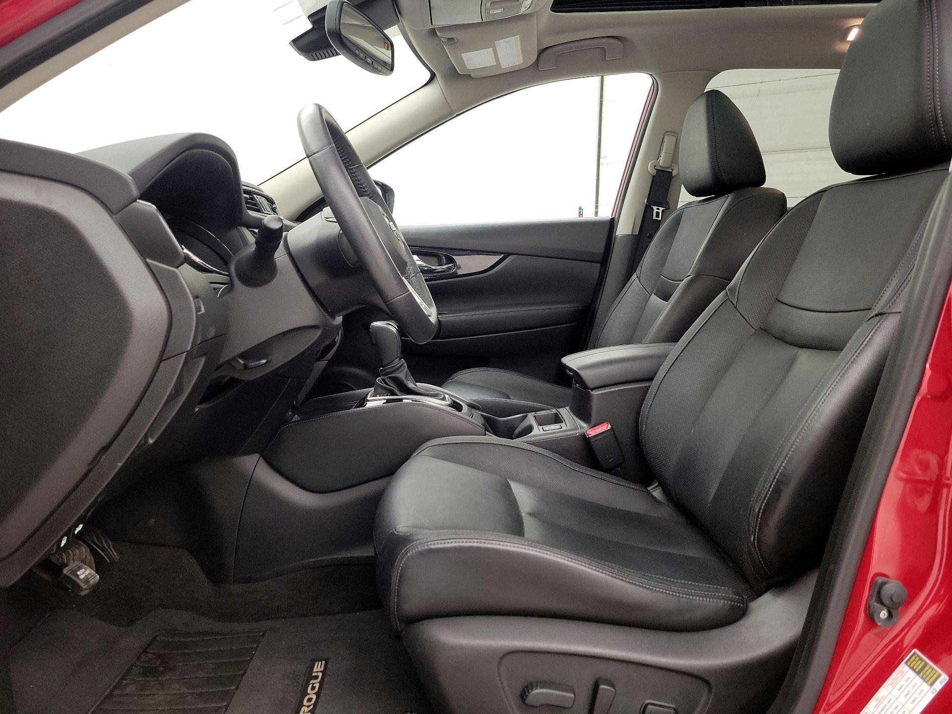 Thumbnail: 2017 Nissan Rogue - 11
