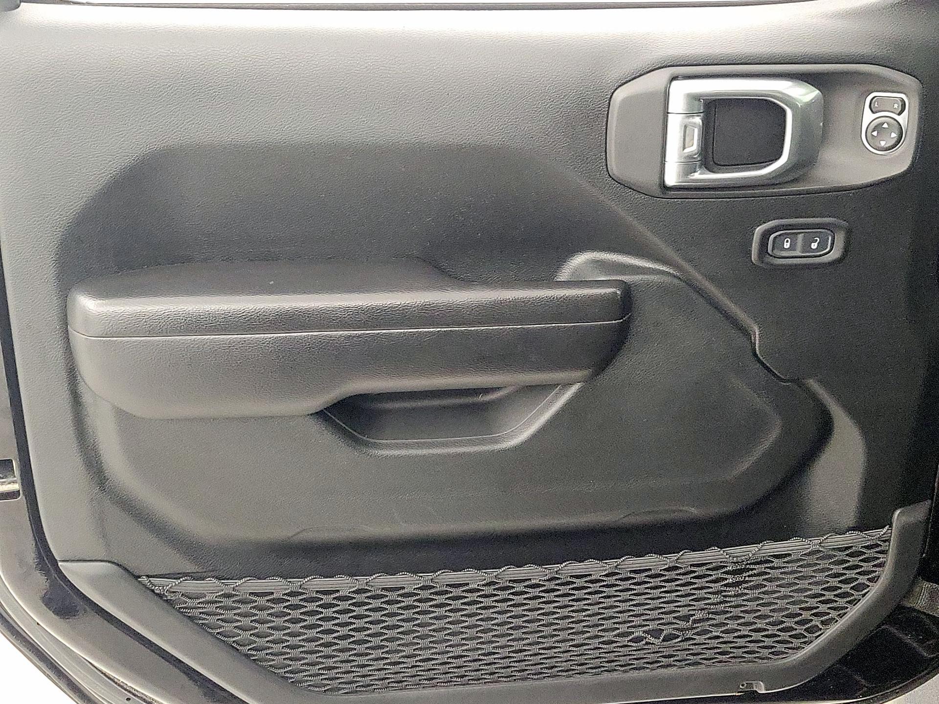 Thumbnail: 2020 Jeep Wrangler - 12