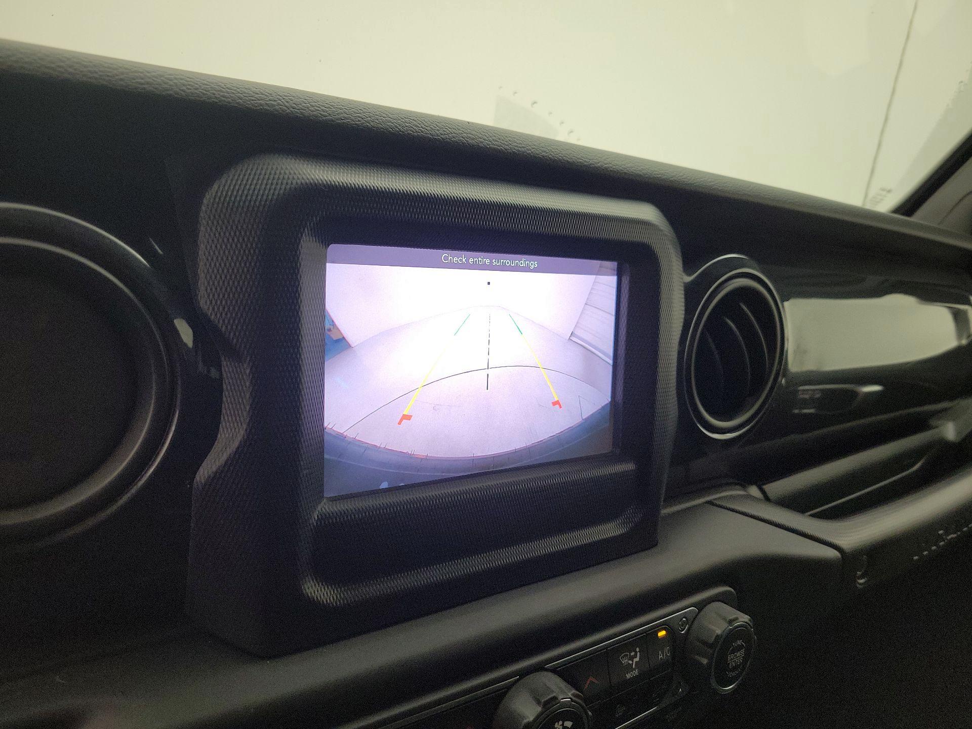 Thumbnail: 2020 Jeep Wrangler - 14