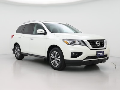 White 2017 Nissan Pathfinder SL