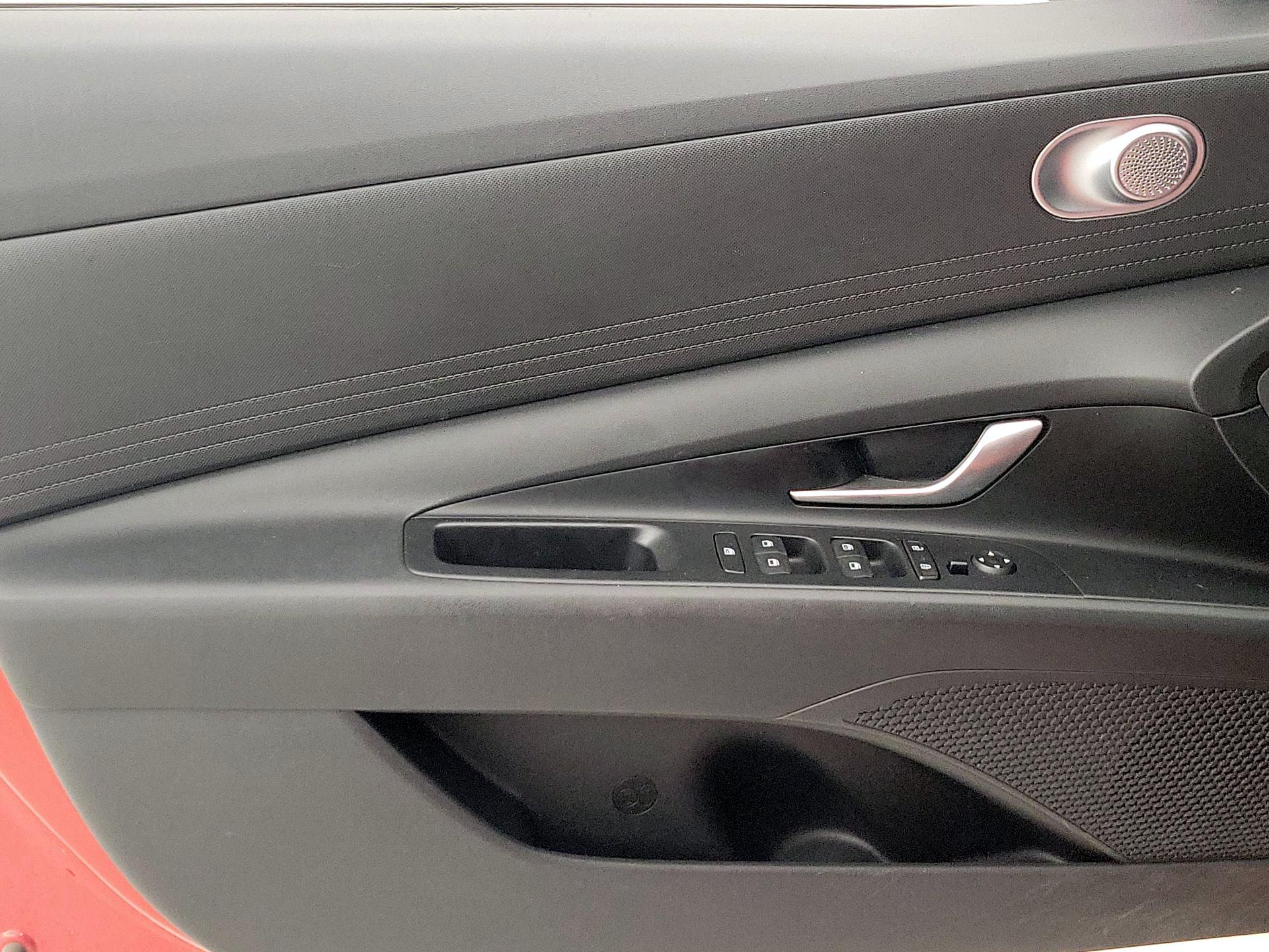 Thumbnail: 2021 Hyundai Elantra - 12