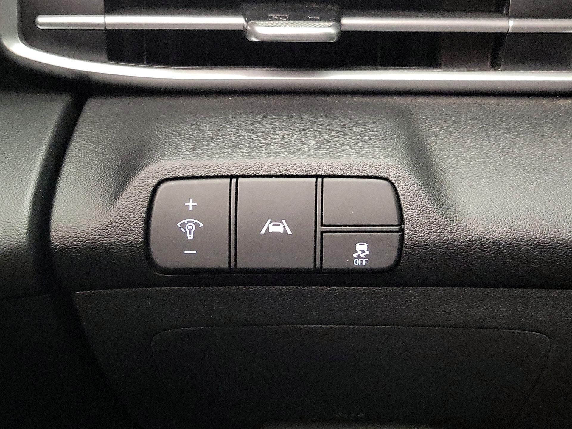 Thumbnail: 2021 Hyundai Elantra - 13