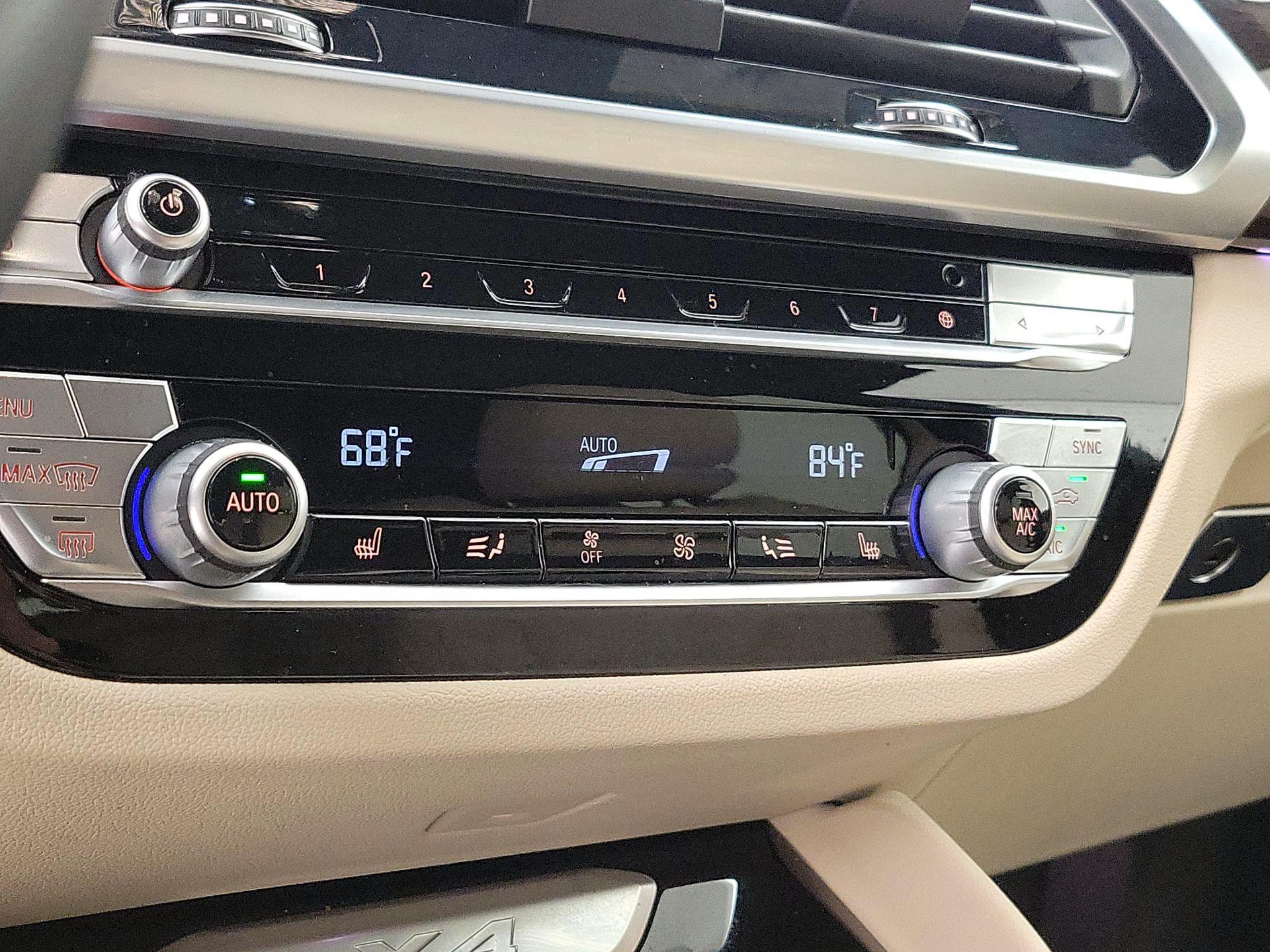 Thumbnail: 2021 BMW X4 - 16