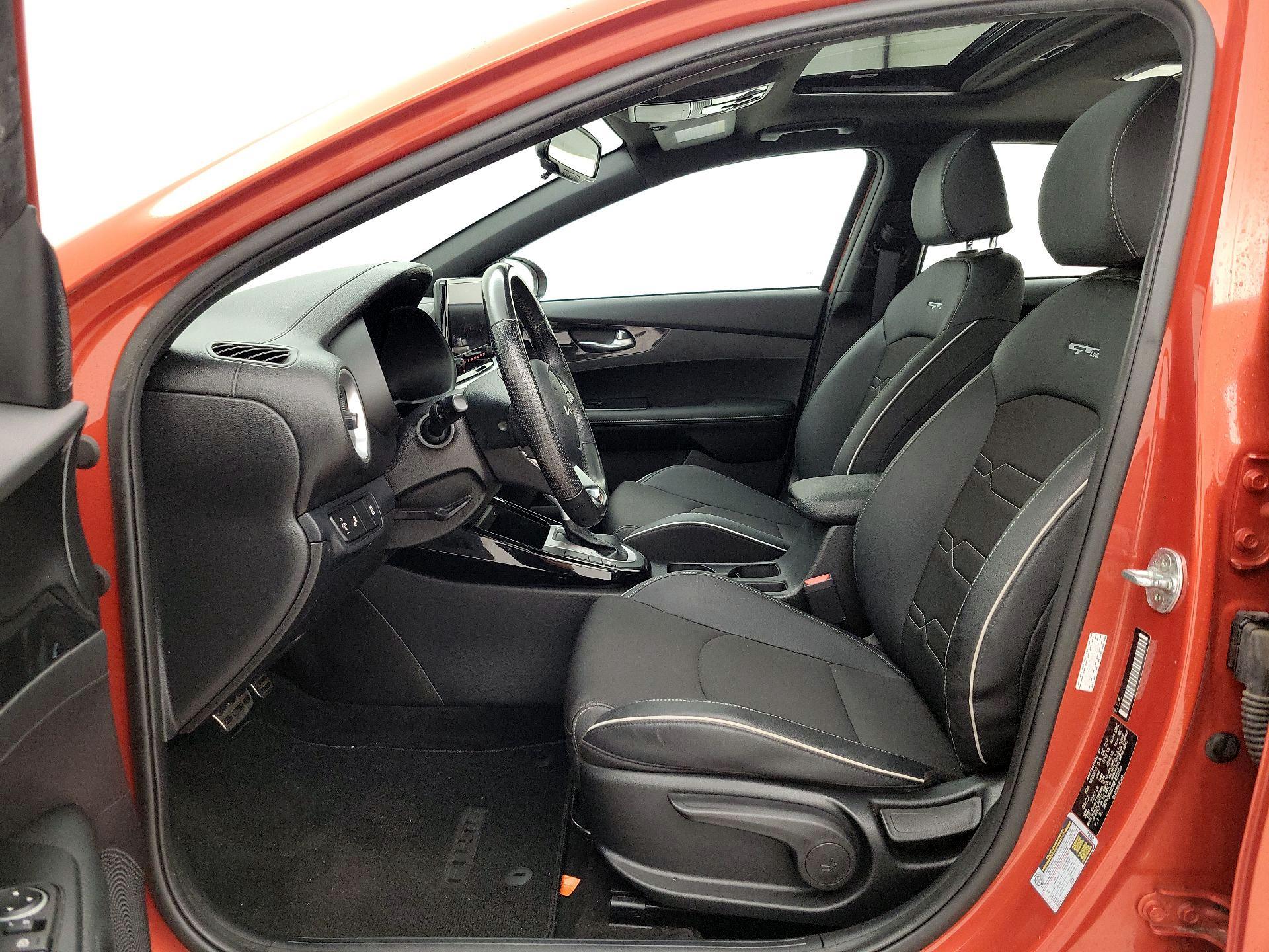 Thumbnail: 2022 Kia Forte - 11