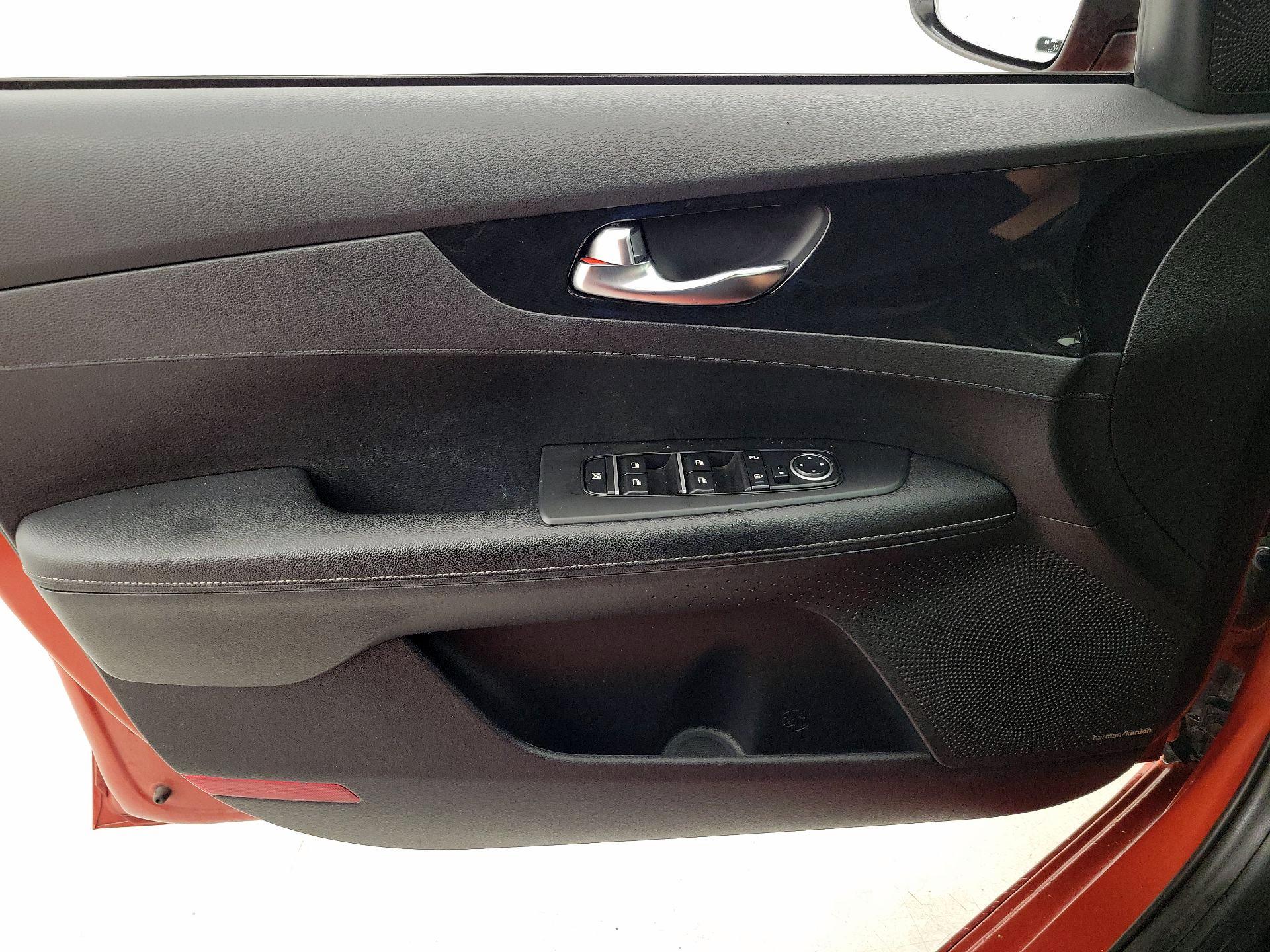 Thumbnail: 2022 Kia Forte - 12