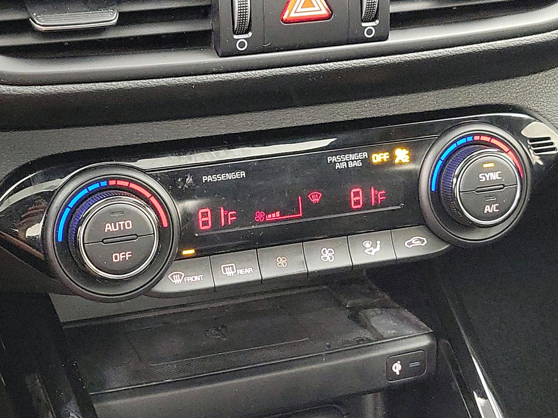 Thumbnail: 2022 Kia Forte - 17