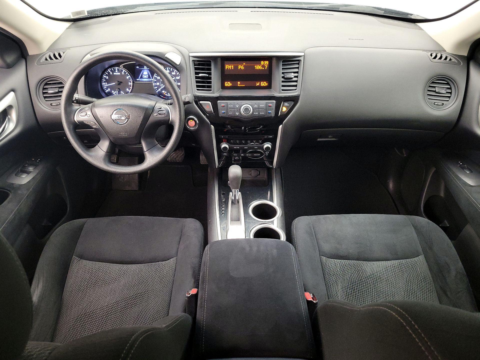 Thumbnail: 2016 Nissan Pathfinder - 9