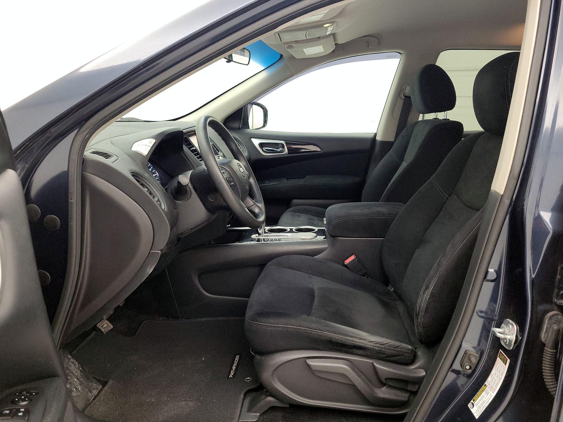 Thumbnail: 2016 Nissan Pathfinder - 11