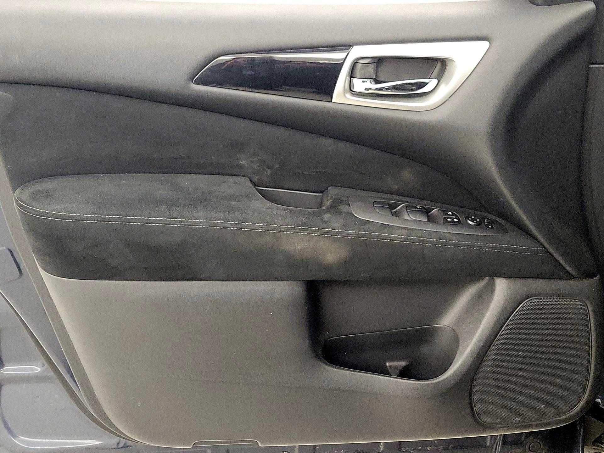 Thumbnail: 2016 Nissan Pathfinder - 12