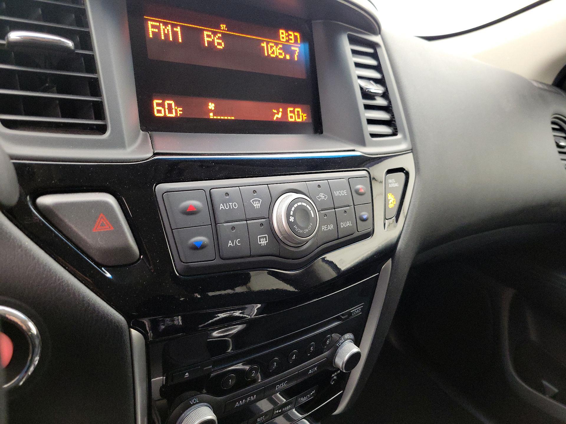 Thumbnail: 2016 Nissan Pathfinder - 15