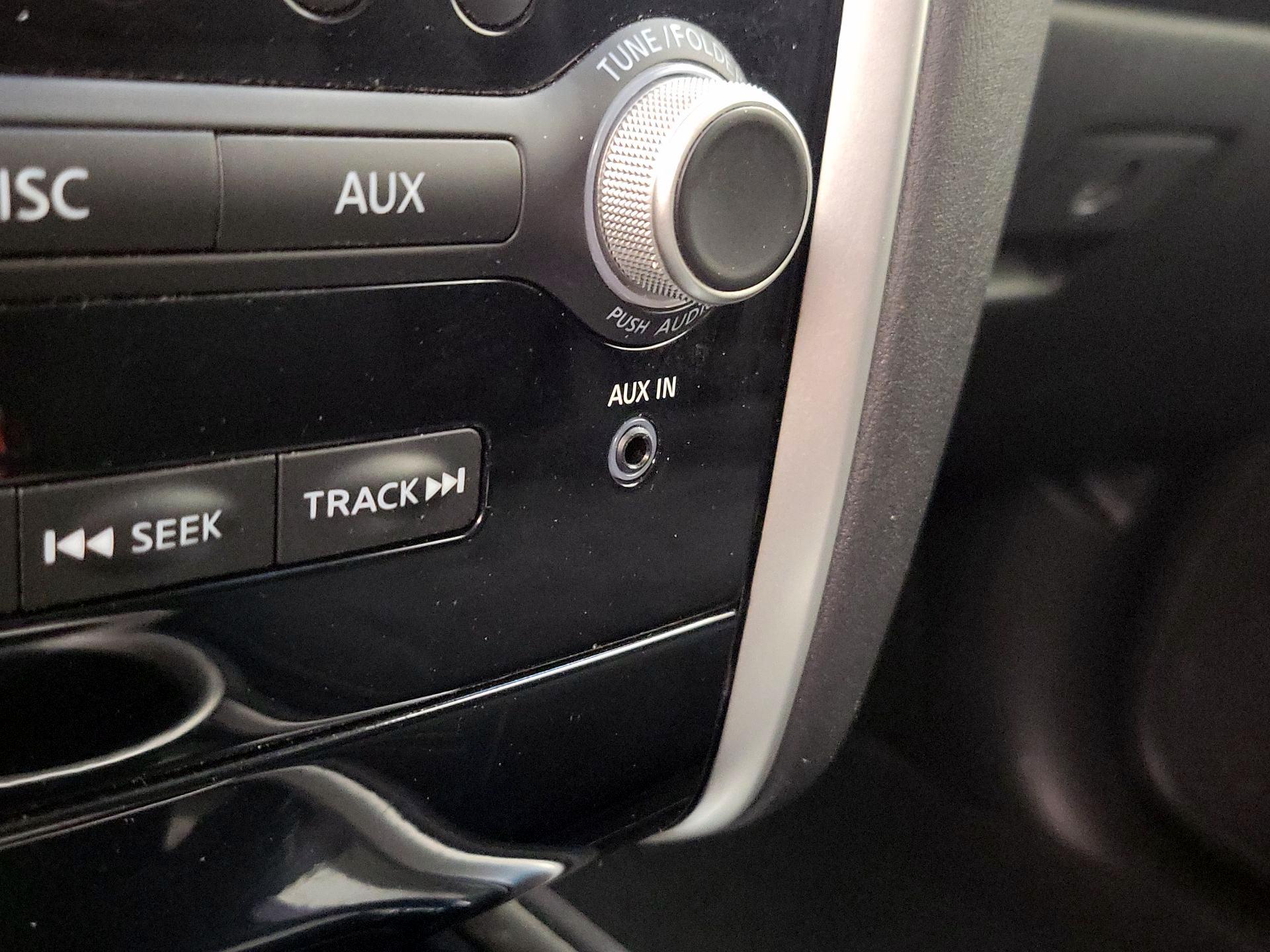 Thumbnail: 2016 Nissan Pathfinder - 17