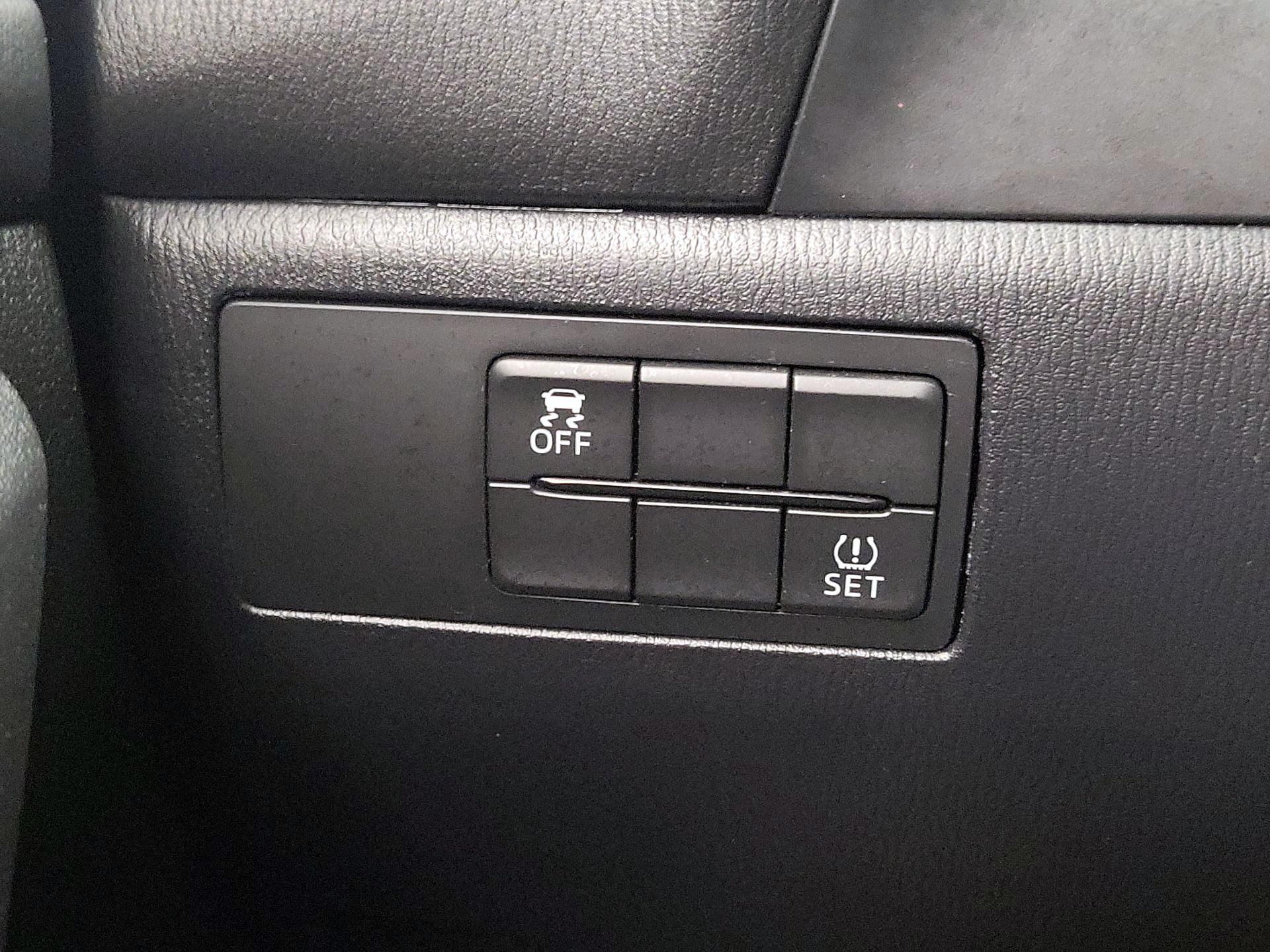 Thumbnail: 2017 Mazda Mazda3 - 13